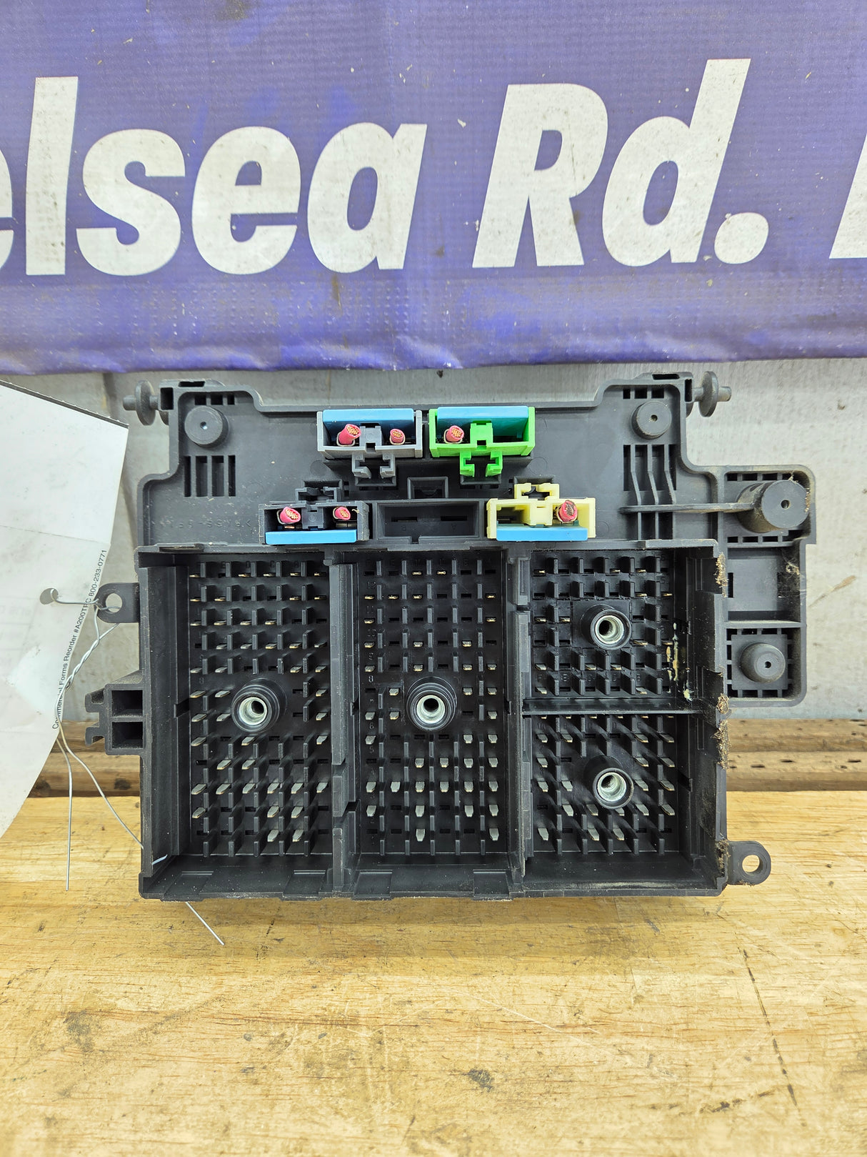 2003-2005 Chevrolet Silverado / GMC Sierra 2500 3500 Duramax Engine Bay Fuse Box