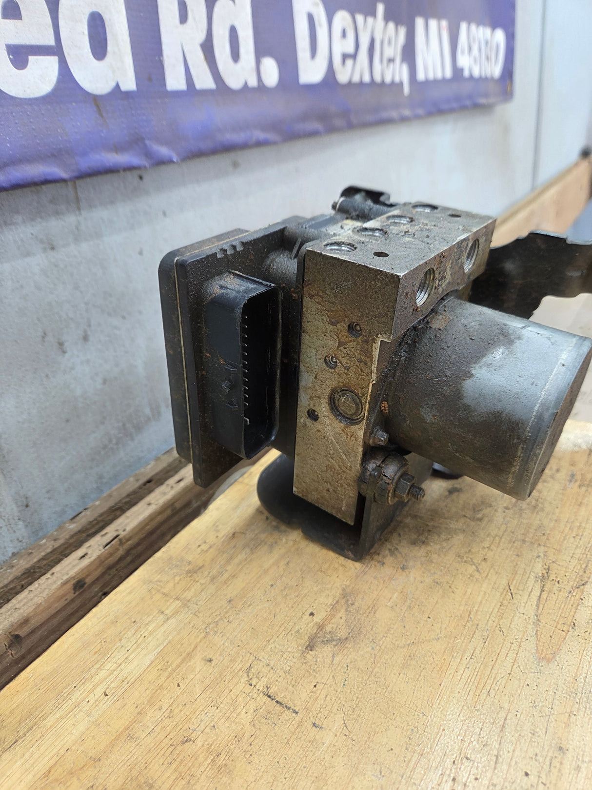 2009-2013 Chevrolet Silverado GMC ABS Pump Module Control Assembly 1500