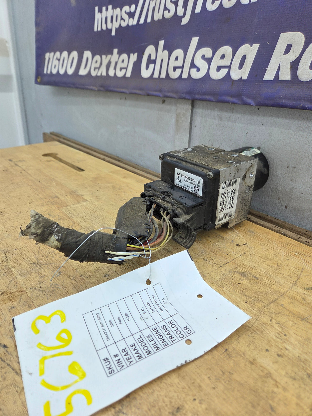 2008-2010 Ford Super Duty F250 F350 ABS Pump Module Control Assembly 7C34-2C346-AJ