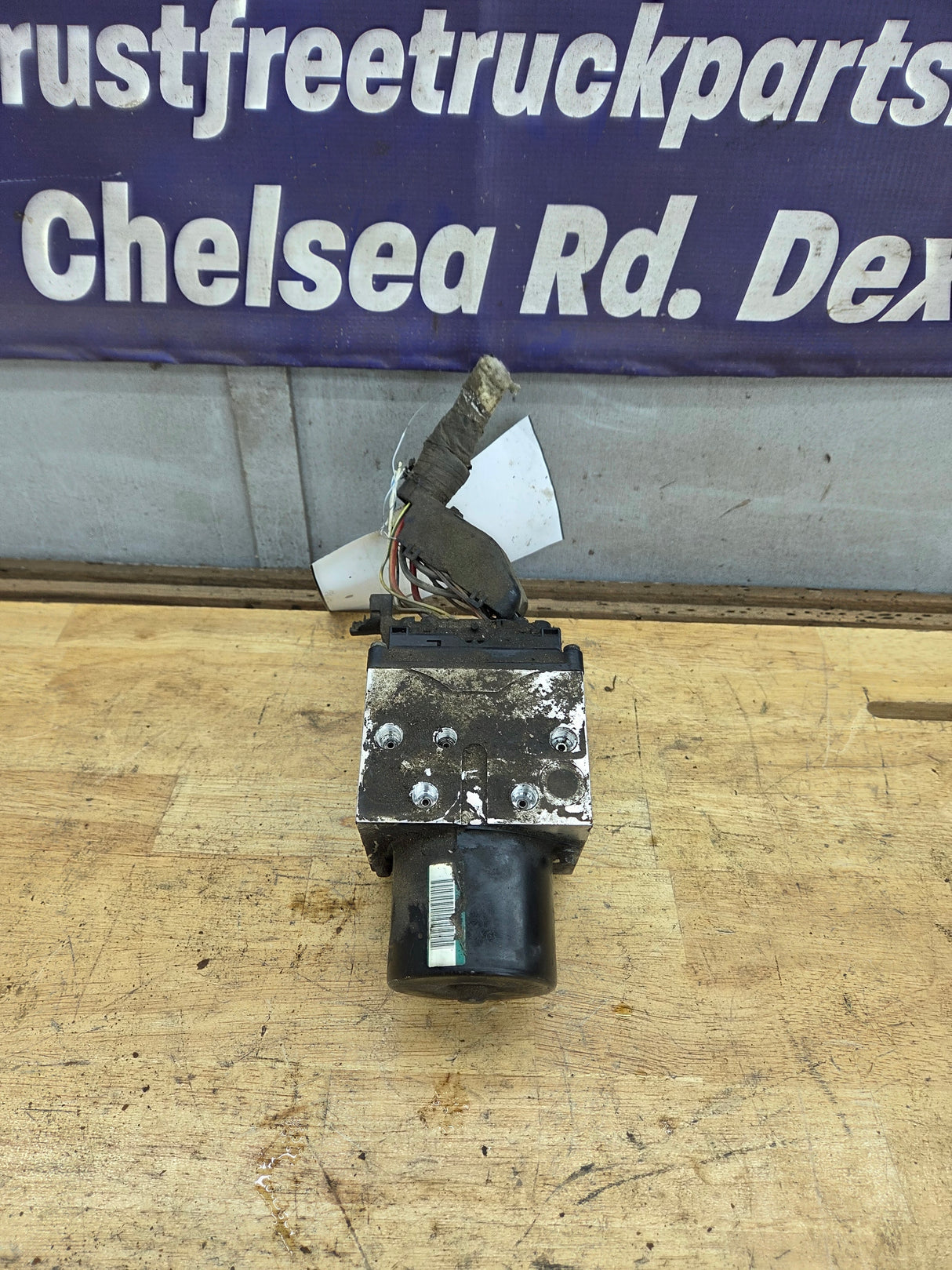 2008-2010 Ford Super Duty F250 F350 ABS Pump Module Control Assembly 7C34-2C346-AJ