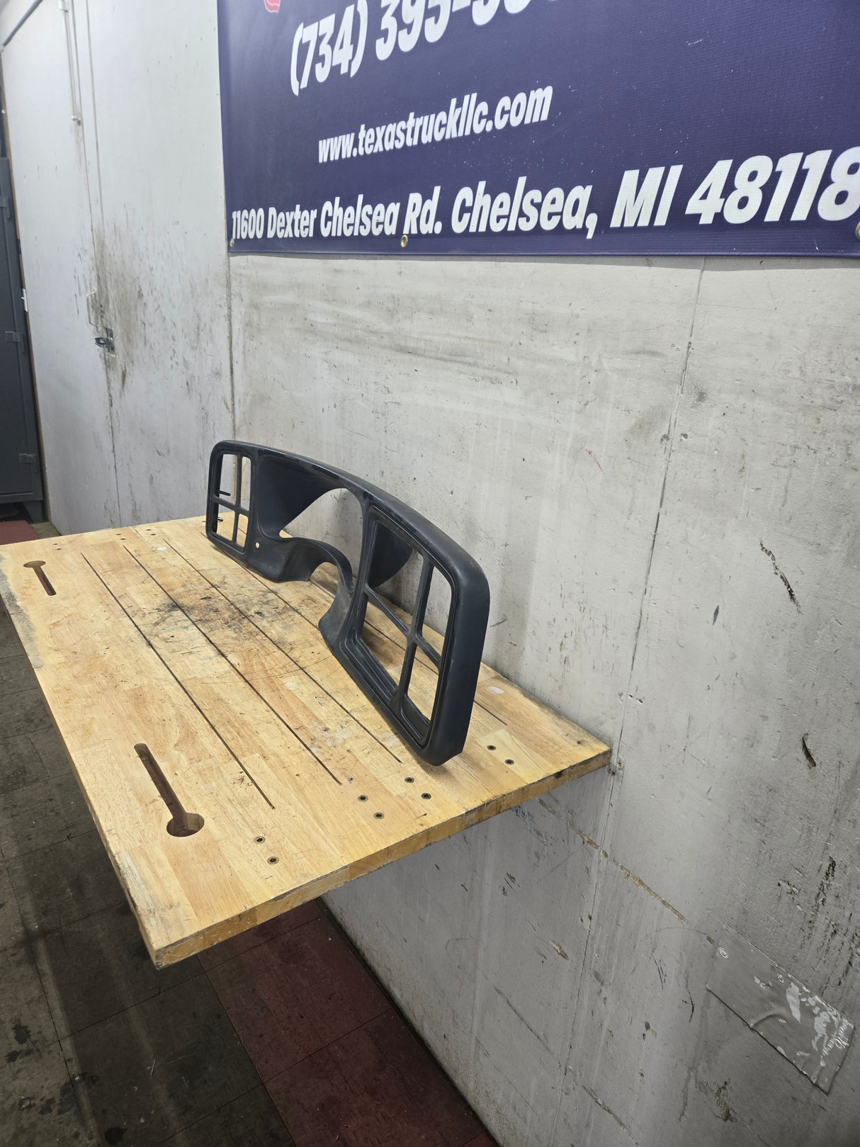 2003-2006 Chevrolet Silverado 1500 Instrument Cluster Bezel