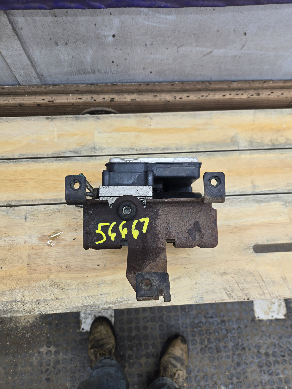 2006-2007 Chevrolet GMC 2500 3500 ABS Pump Module Control Assembly