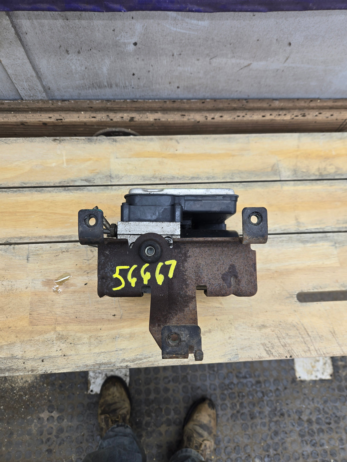 2006-2007 Chevrolet GMC 2500 3500 ABS Pump Module Control Assembly