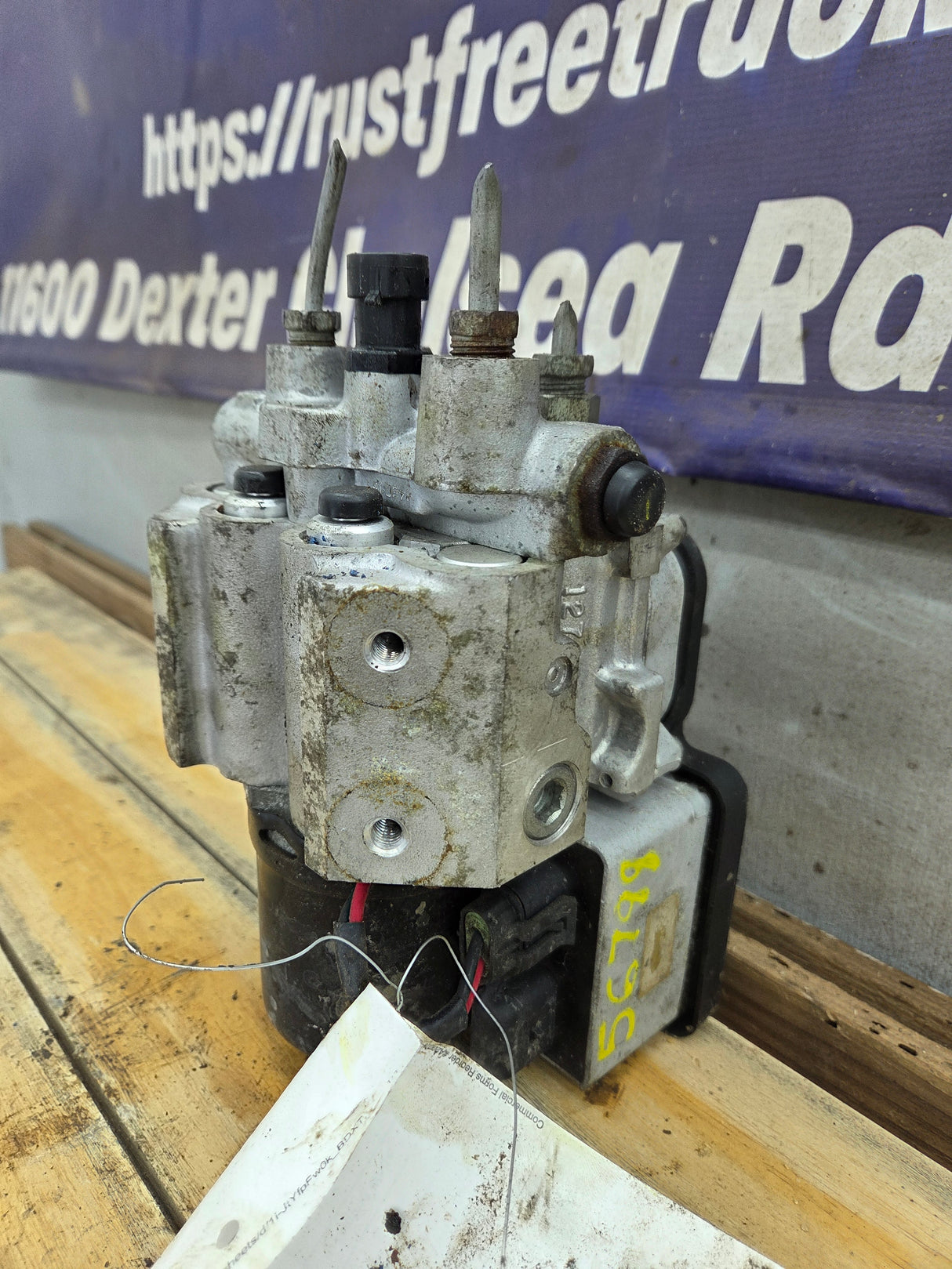 1996-1999 Chevrolet Silverado GMC Sierra ABS Pump Module Control Assembly