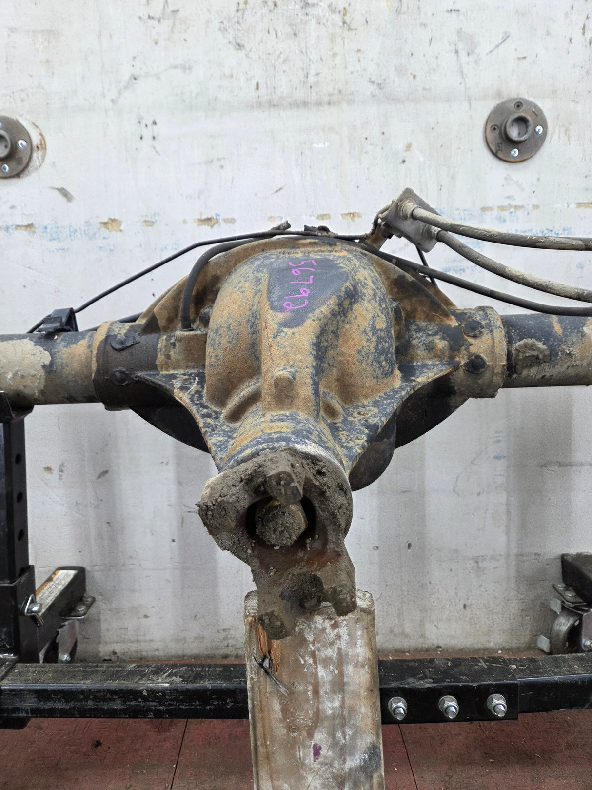 2009-2013 Chevrolet Silverado GMC Sierra 1500 Rear Axle 8.6" 3.42 Gear Ratio