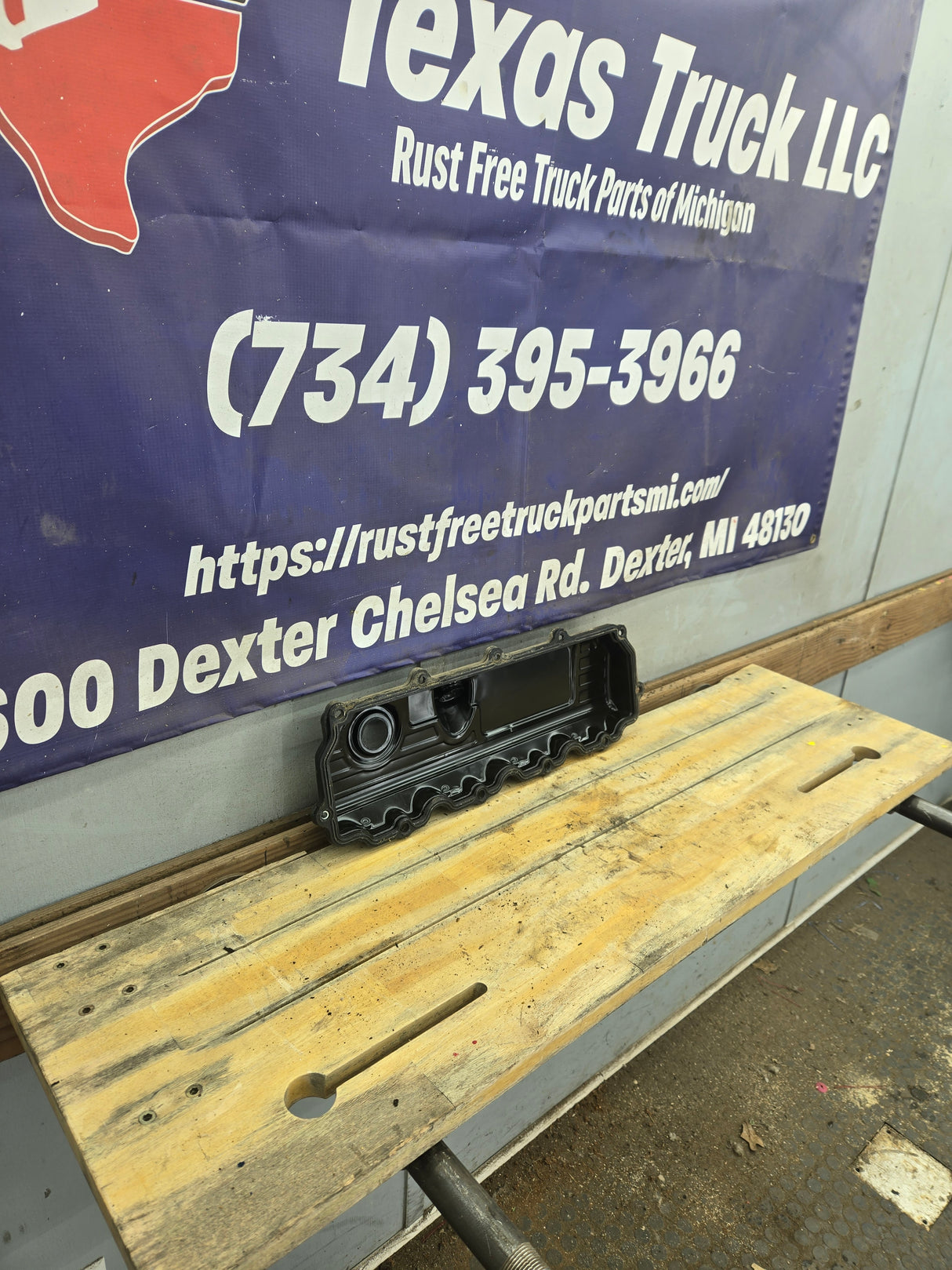 2004.5-2007 Ford 6.0L Power Stroke Passenger Side Valve Cover 1858581C1