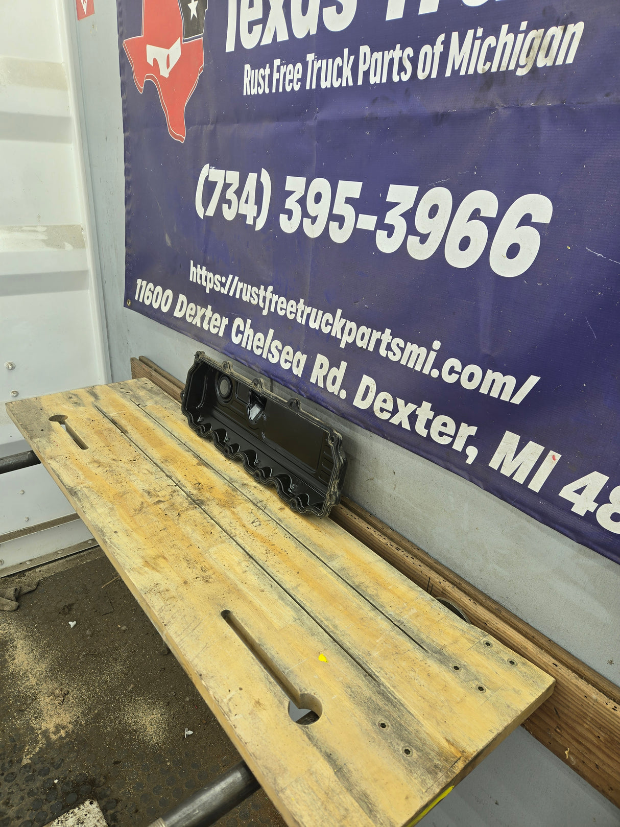 2004.5-2007 Ford 6.0L Power Stroke Passenger Side Valve Cover 1858581C1