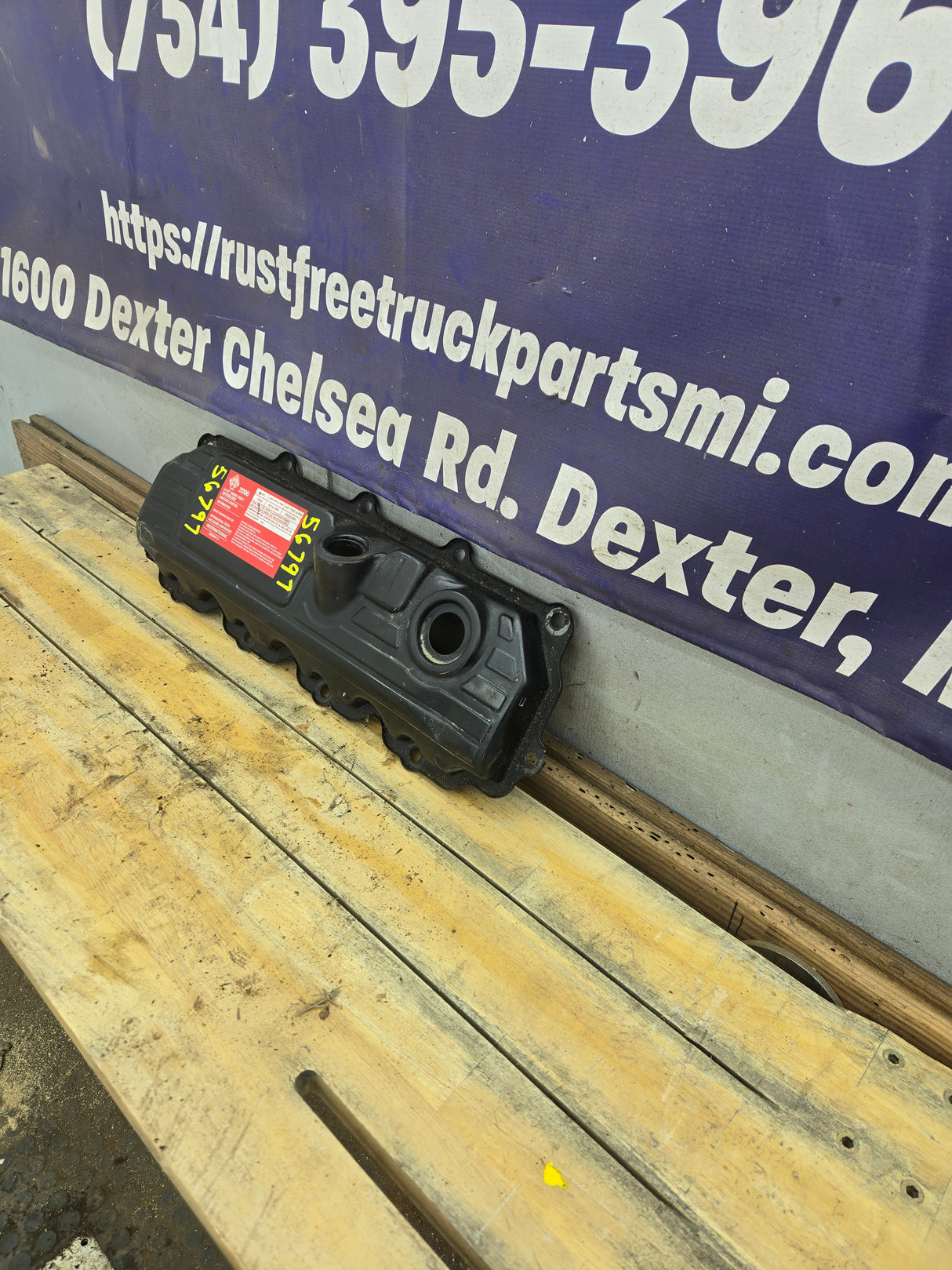 2004.5-2007 Ford 6.0L Power Stroke Passenger Side Valve Cover 1858581C1