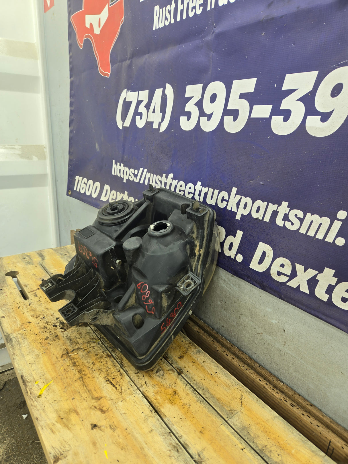 2008-2010 Ford Super Duty F250 F350 F450 F550 RH Passenger Side Composite Head Light