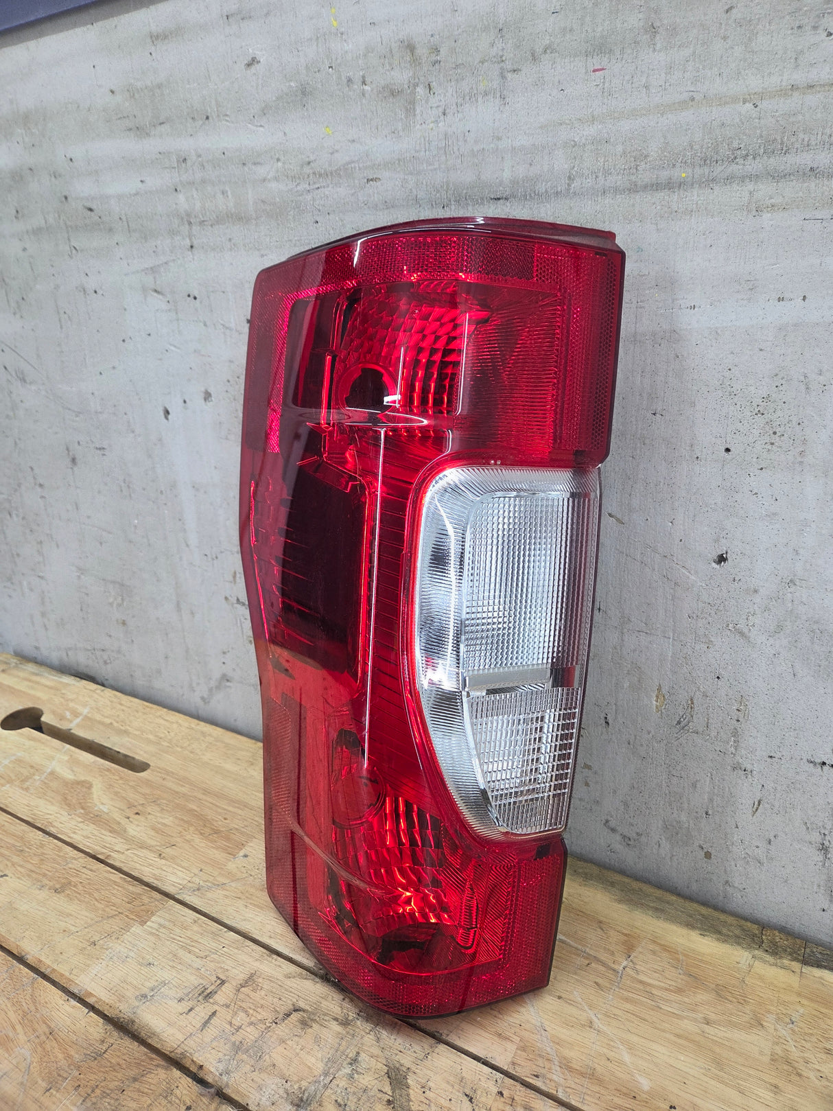 2020-2022 Ford Super Duty F250 F350 F450 F550 LH Driver Side Tail Light Halogen LC3B-13B505-AD