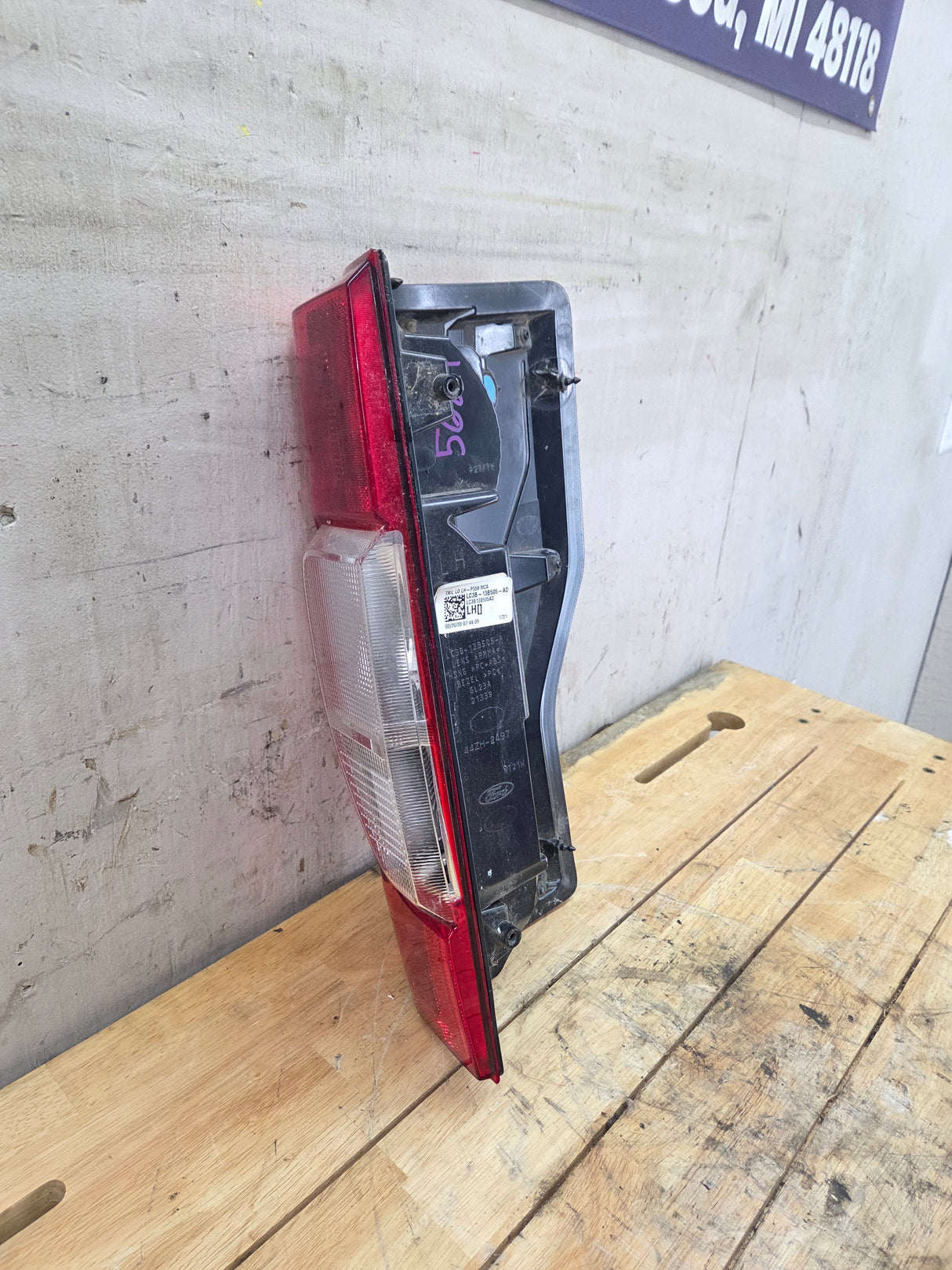 2020-2022 Ford Super Duty F250 F350 F450 F550 LH Driver Side Tail Light Halogen LC3B-13B505-AD