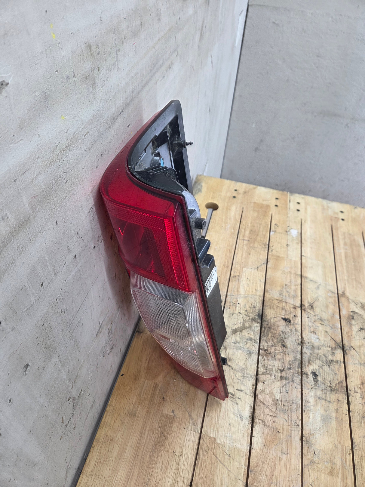 2020-2022 Ford Super Duty F250 F350 F450 F550 LH Driver Side Tail Light Halogen LC3B-13B505-AD