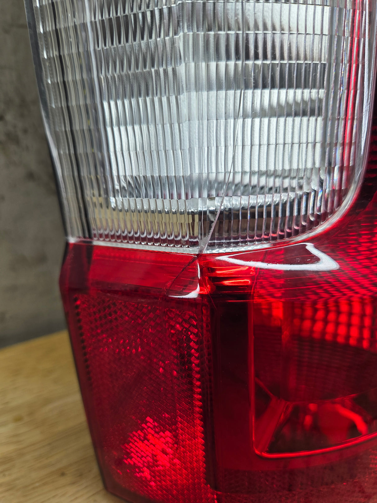 2017-2019 Ford Super Duty F250 F350 F450 F550 RH Passenger Side Tail Light Halogen HC3B-13B504-AD