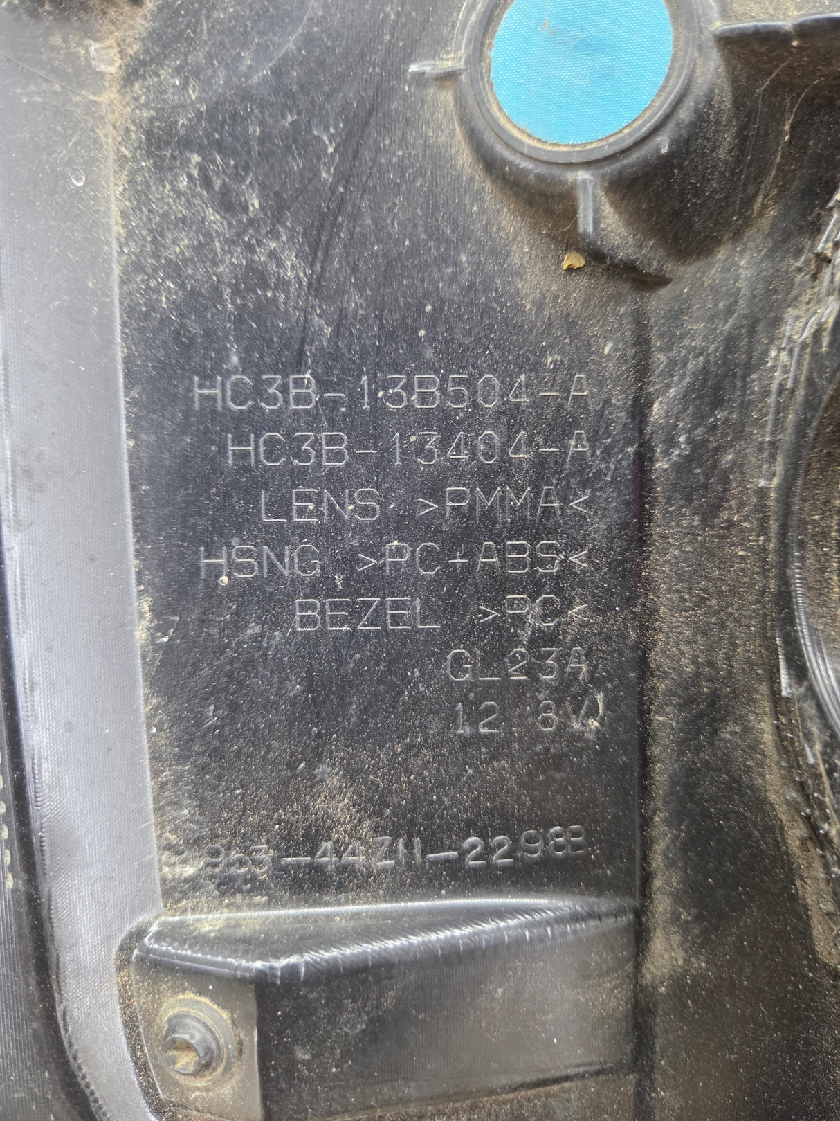 2017-2019 Ford Super Duty F250 F350 F450 F550 RH Passenger Side Tail Light Halogen HC3B-13B504-AD