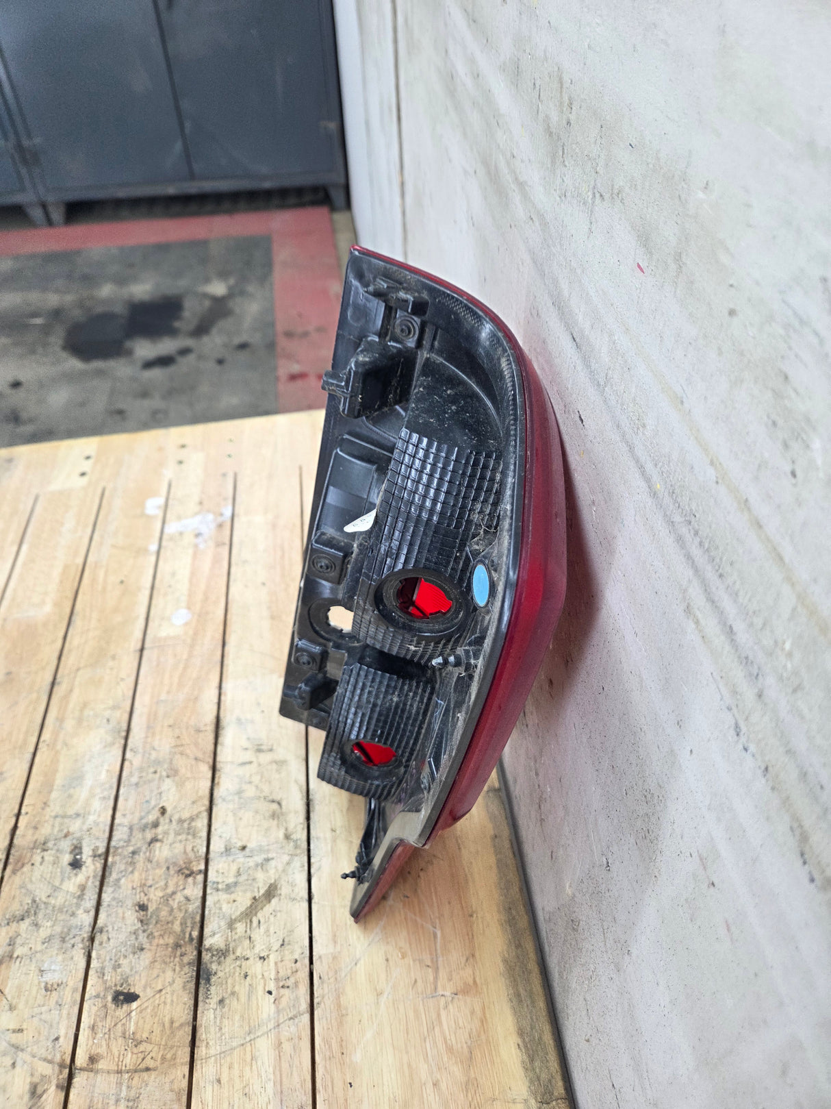 2017-2019 Ford Super Duty F250 F350 F450 F550 LH Driver Side Tail Light Halogen HC3B-13B505-AD