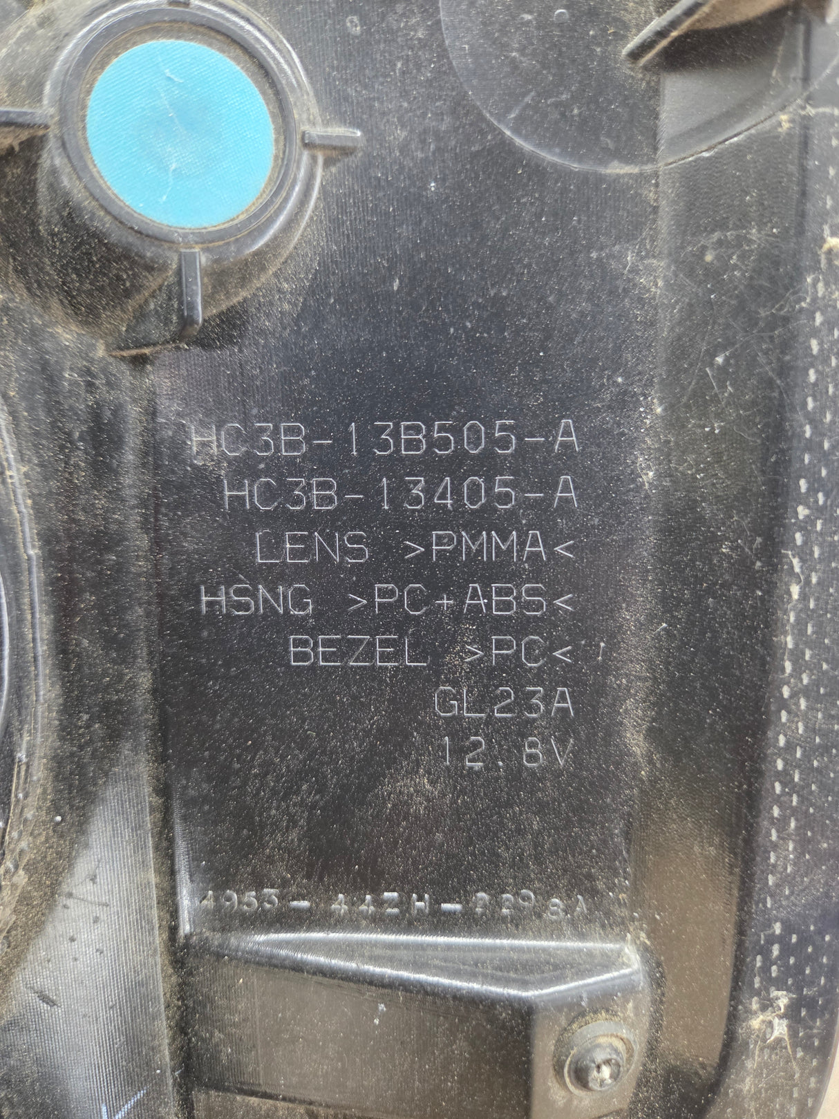 2017-2019 Ford Super Duty F250 F350 F450 F550 LH Driver Side Tail Light Halogen HC3B-13B505-AD