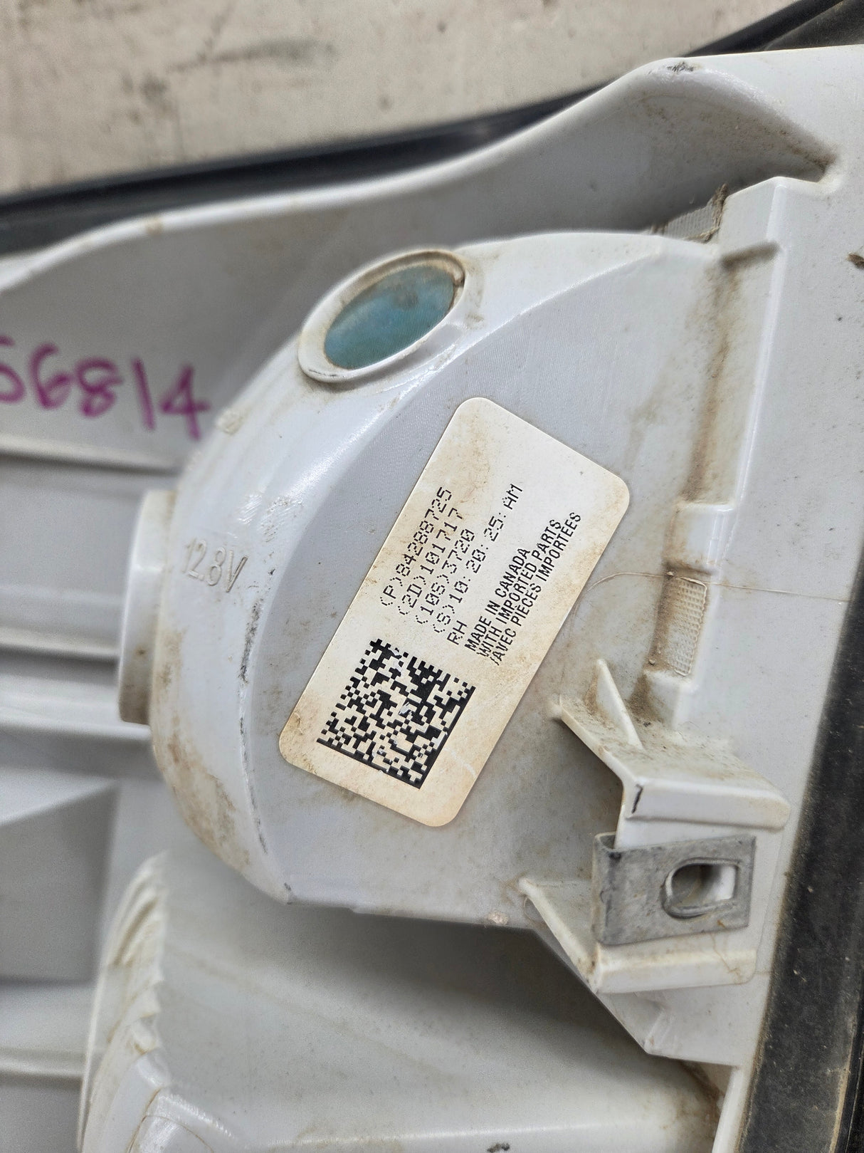 2016-2019 GMC Sierra 1500 2500 3500HD Passenger Side RH Halogen Taillight 84288725