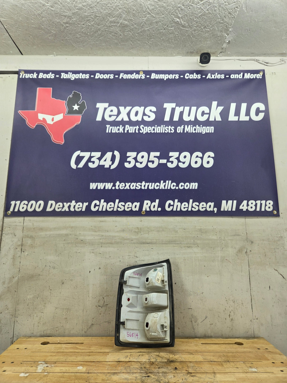 2016-2019 GMC Sierra 1500 2500 3500HD Passenger Side RH Halogen Taillight 84288725