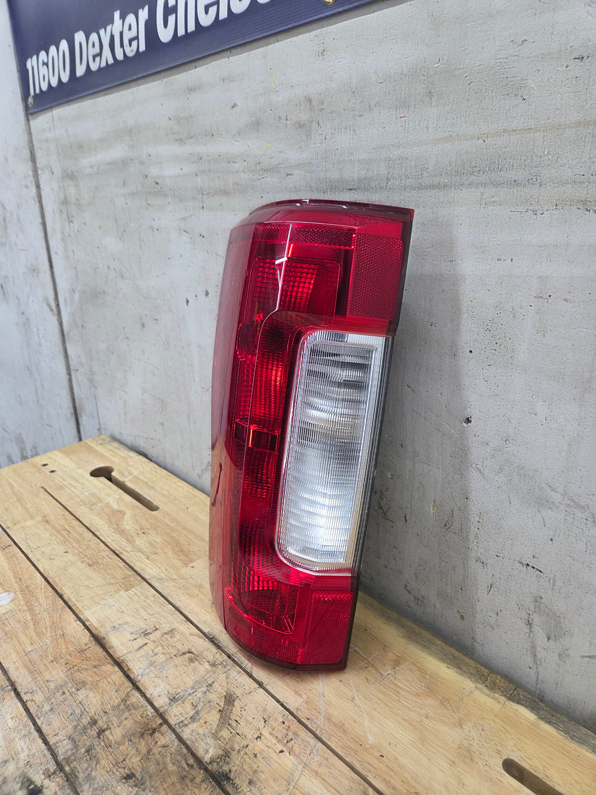 2017-2019 Ford Super Duty F250 F350 F450 F550 LH Driver Side Tail Light Halogen HC3B-13B505-AD
