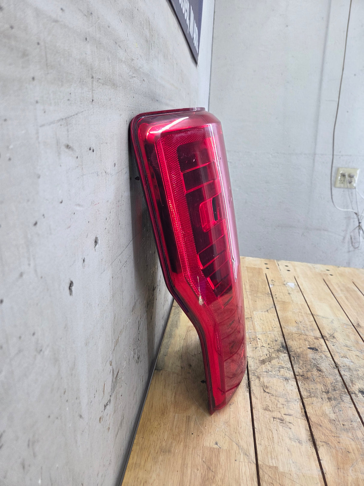 2017-2019 Ford Super Duty F250 F350 F450 F550 LH Driver Side Tail Light Halogen HC3B-13B505-AD