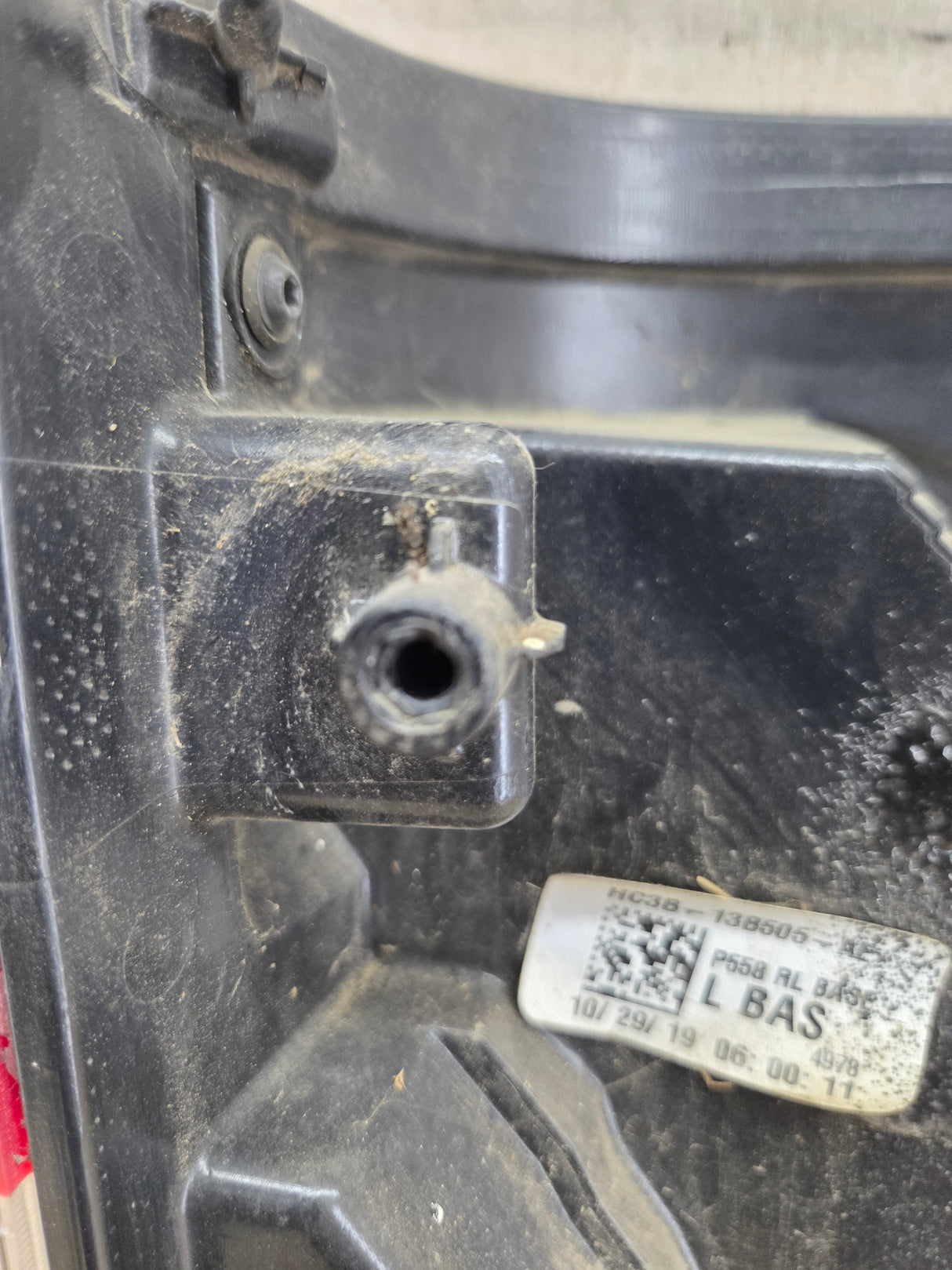 2017-2019 Ford Super Duty F250 F350 F450 F550 LH Driver Side Tail Light Halogen HC3B-13B505-AD