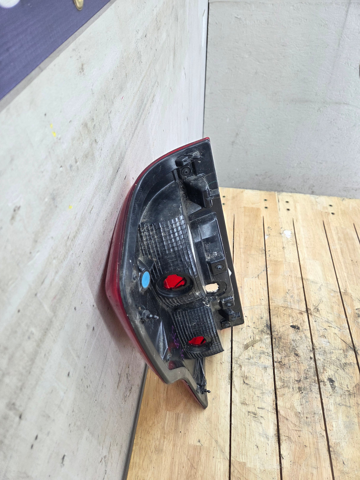 2017-2019 Ford Super Duty F250 F350 F450 F550 RH Passenger Side Tail Light Halogen HC3B-13B504-AD