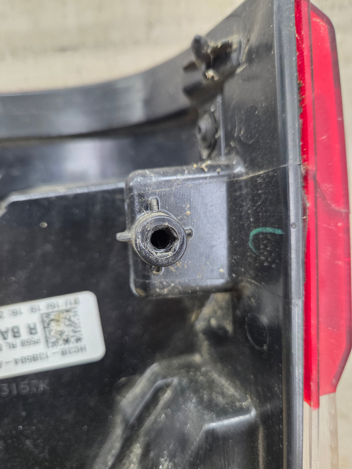 2017-2019 Ford Super Duty F250 F350 F450 F550 RH Passenger Side Tail Light Halogen HC3B-13B504-AD