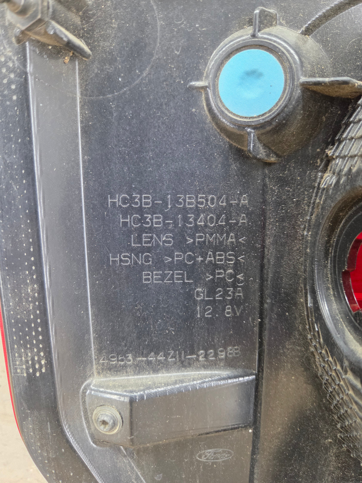 2017-2019 Ford Super Duty F250 F350 F450 F550 RH Passenger Side Tail Light Halogen HC3B-13B504-AD