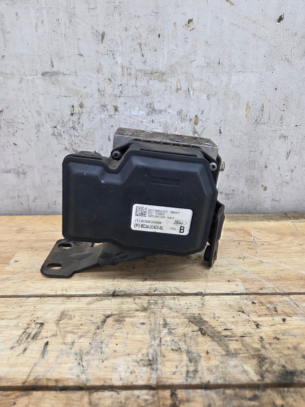 2011-2012 Ford Super Duty F250 F350 ABS Pump Module Control Assembly - BC34-2C405-BL