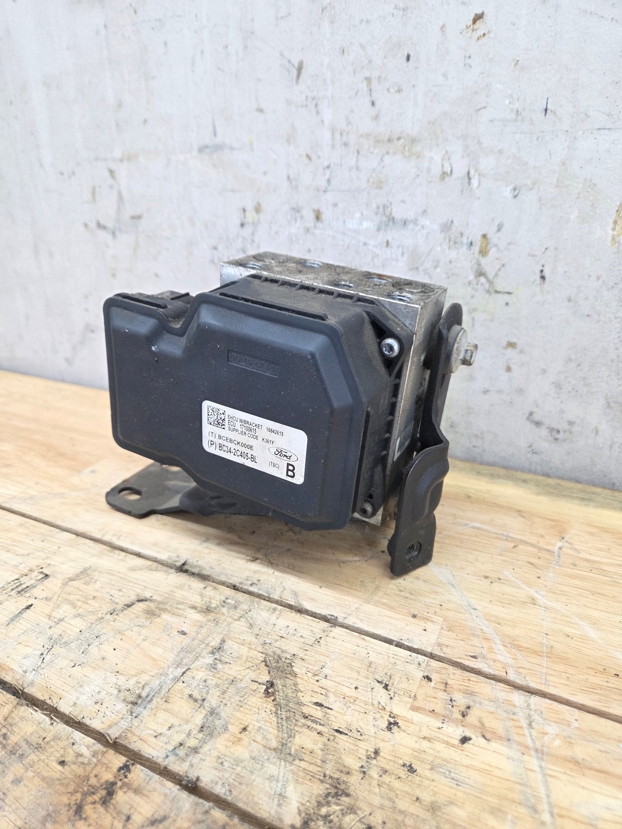 2011-2012 Ford Super Duty F250 F350 ABS Pump Module Control Assembly - BC34-2C405-BL