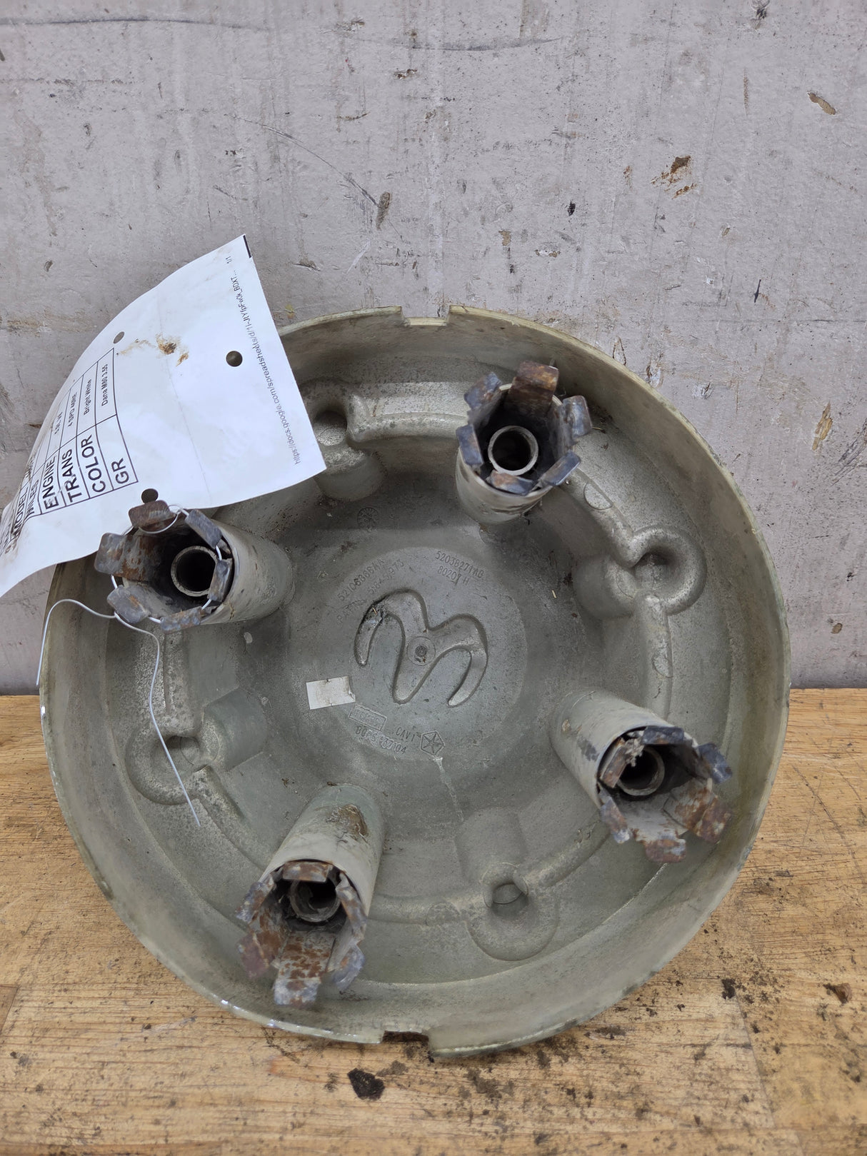 1994-2001 OEM Dodge Ram 2nd Gen 3500 Rear DUALLY Center Wheel Cap Hub 52038271AB