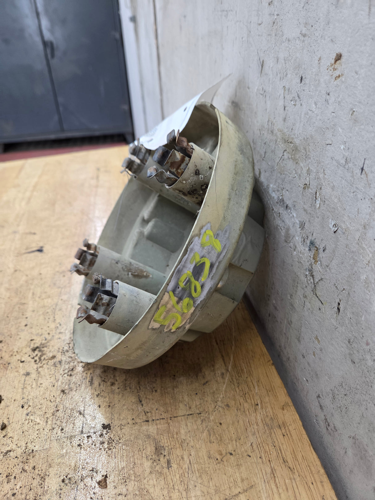 1994-2001 OEM Dodge Ram 2nd Gen 3500 Rear DUALLY Center Wheel Cap Hub 52038271AB