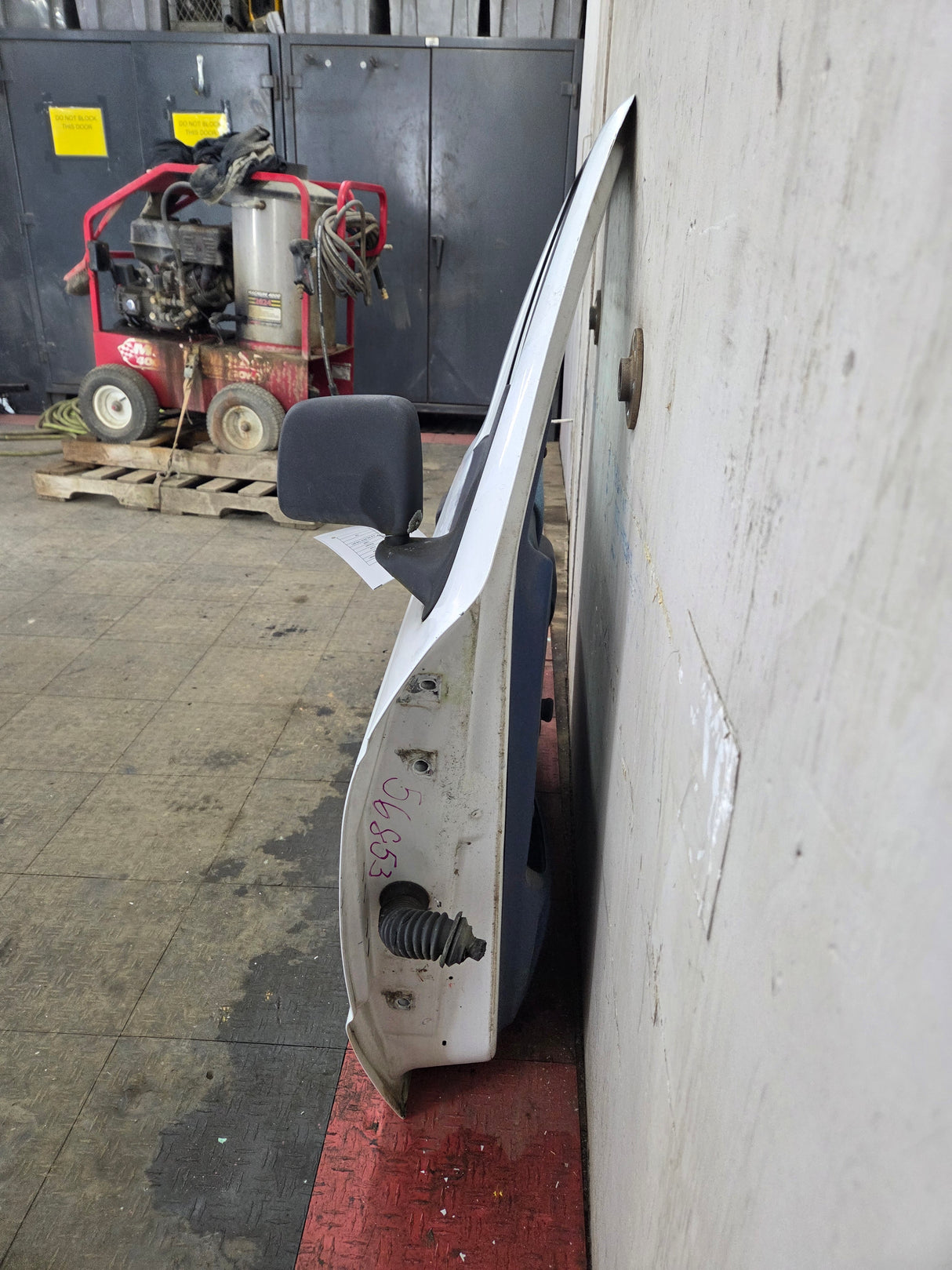 1993-2002 Ford Ranger Passenger Side Front Right Hand Door