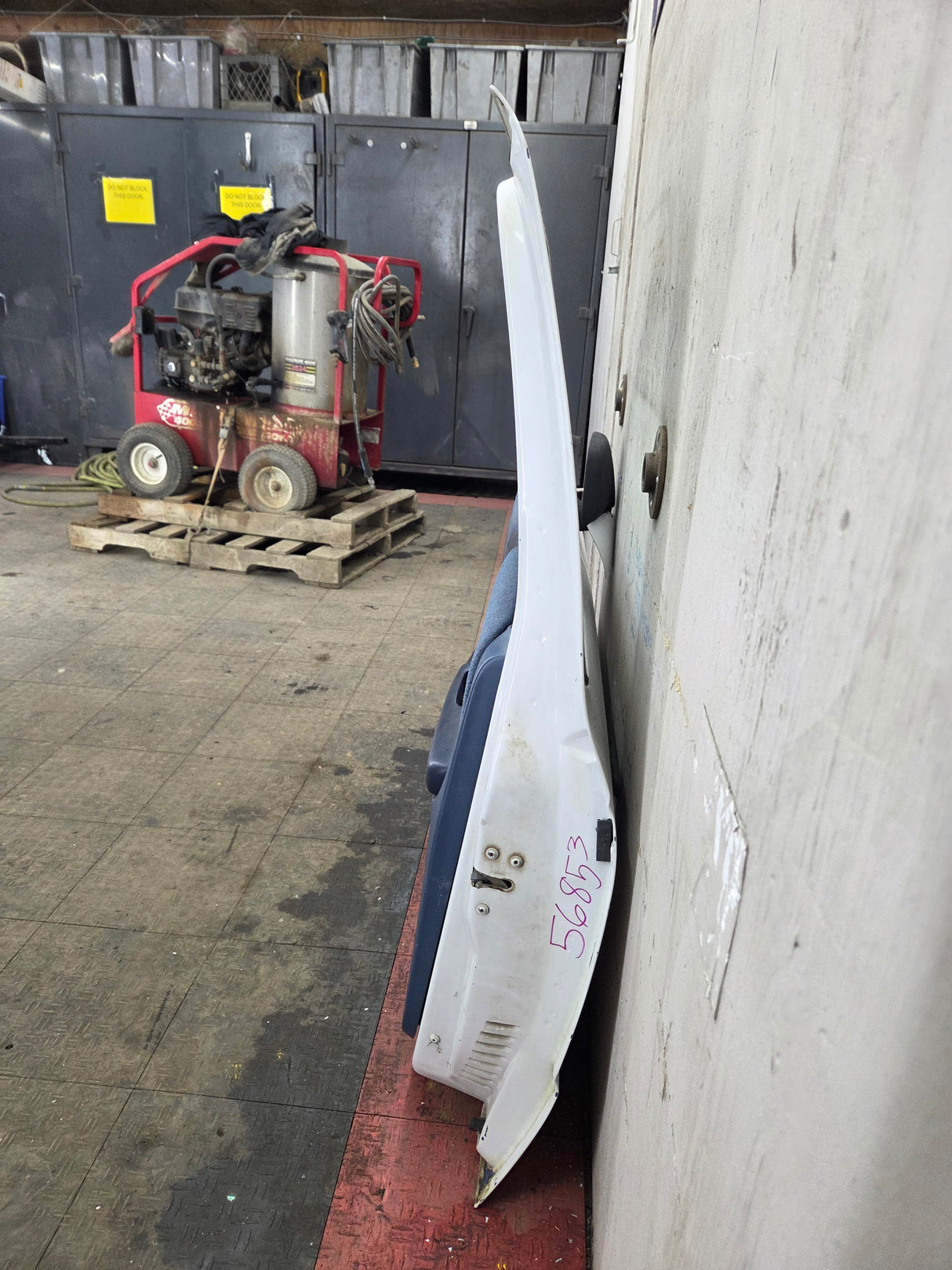 1993-2002 Ford Ranger Passenger Side Front Right Hand Door