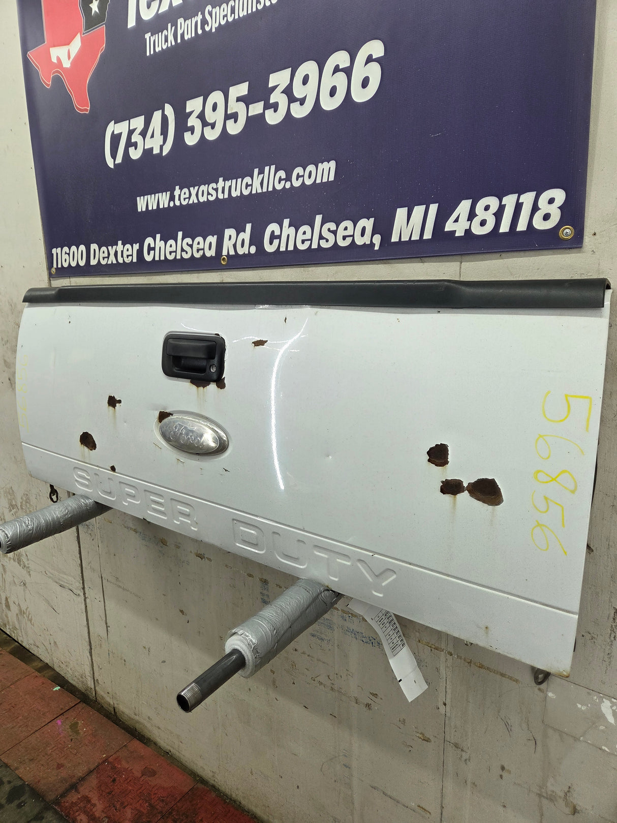 2008-2016 Ford Super Duty Tailgate F250 F350 F450 F550 - Oxford White