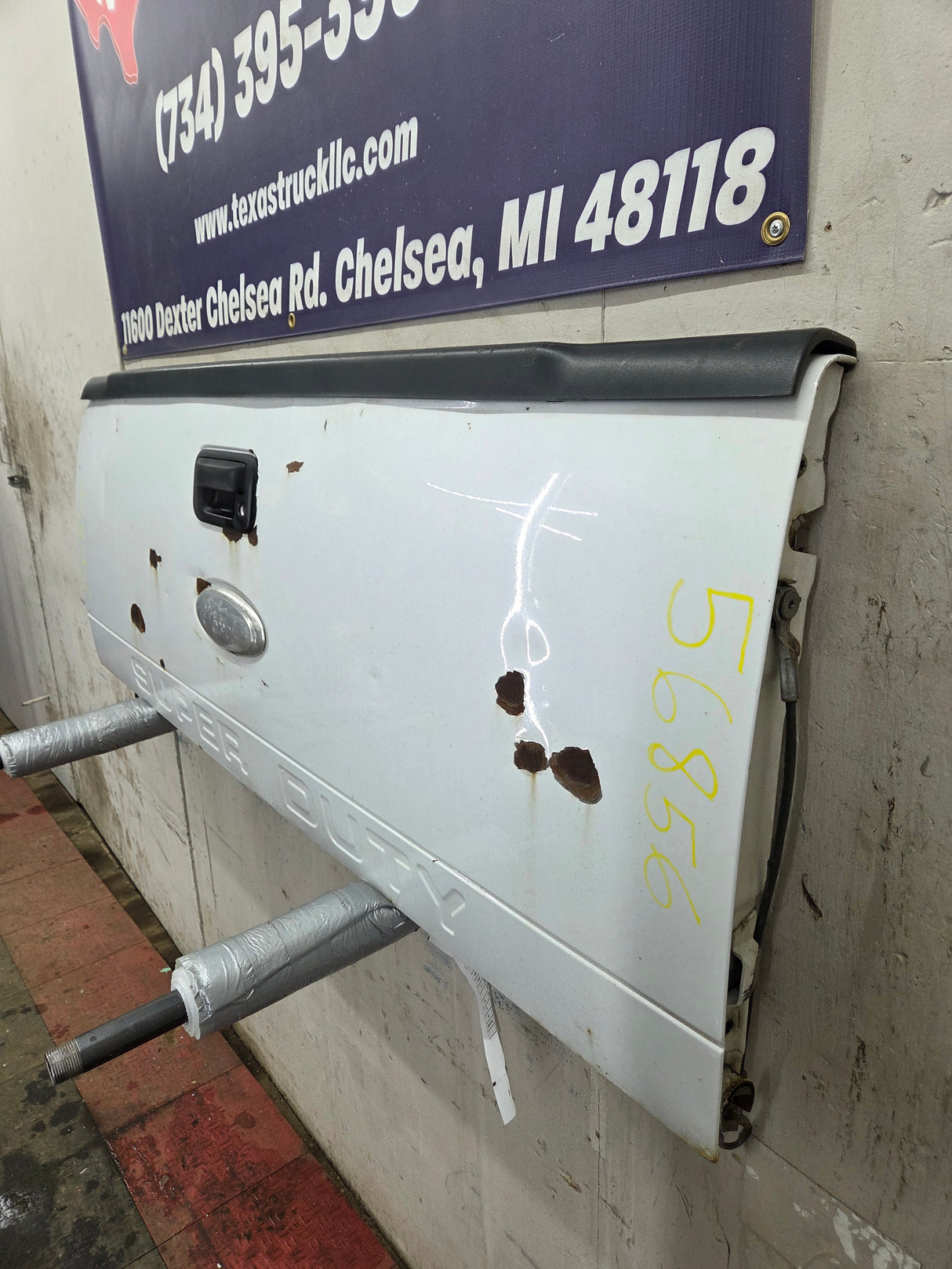 2008-2016 Ford Super Duty Tailgate F250 F350 F450 F550 - Oxford White