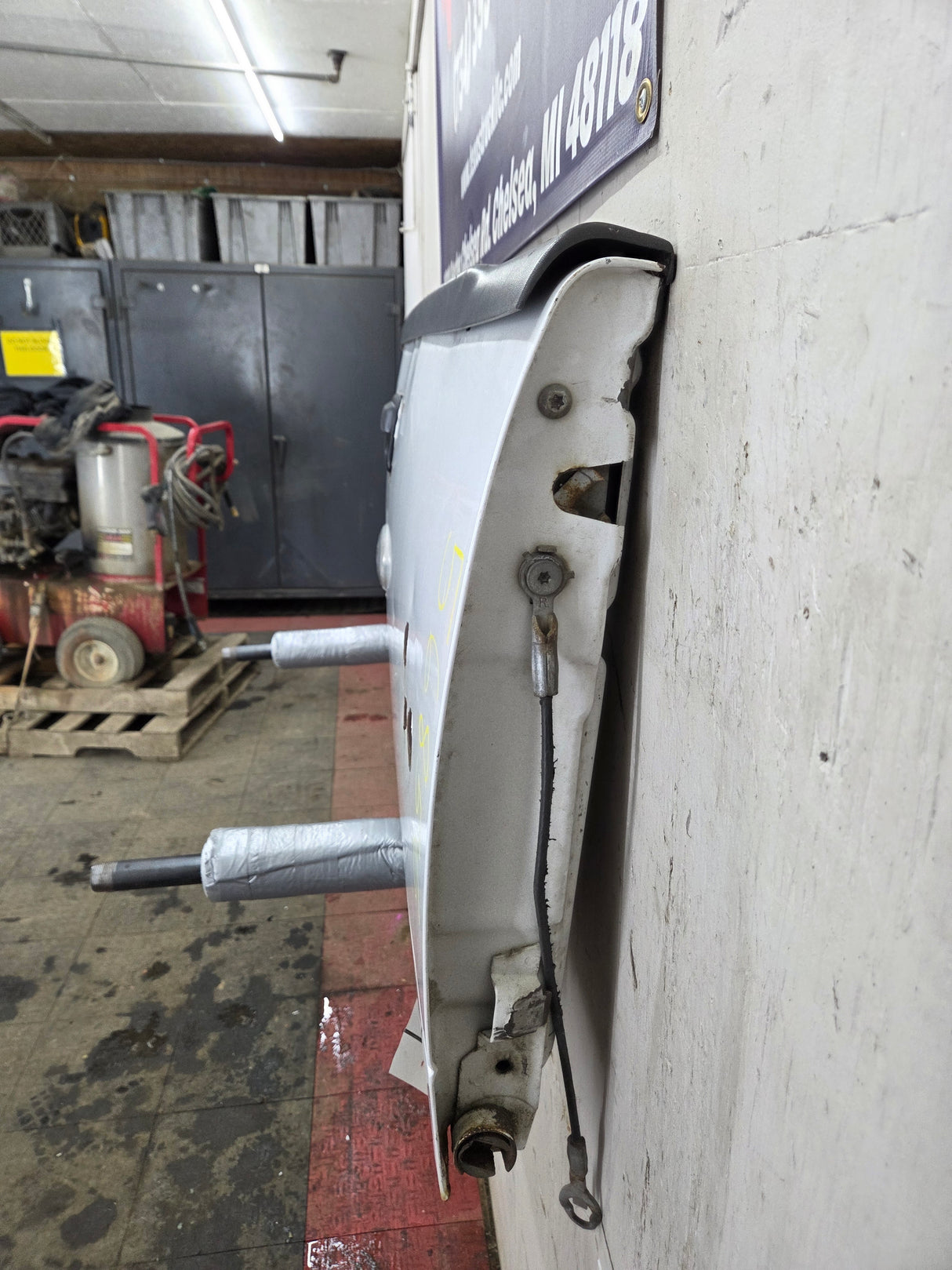 2008-2016 Ford Super Duty Tailgate F250 F350 F450 F550 - Oxford White