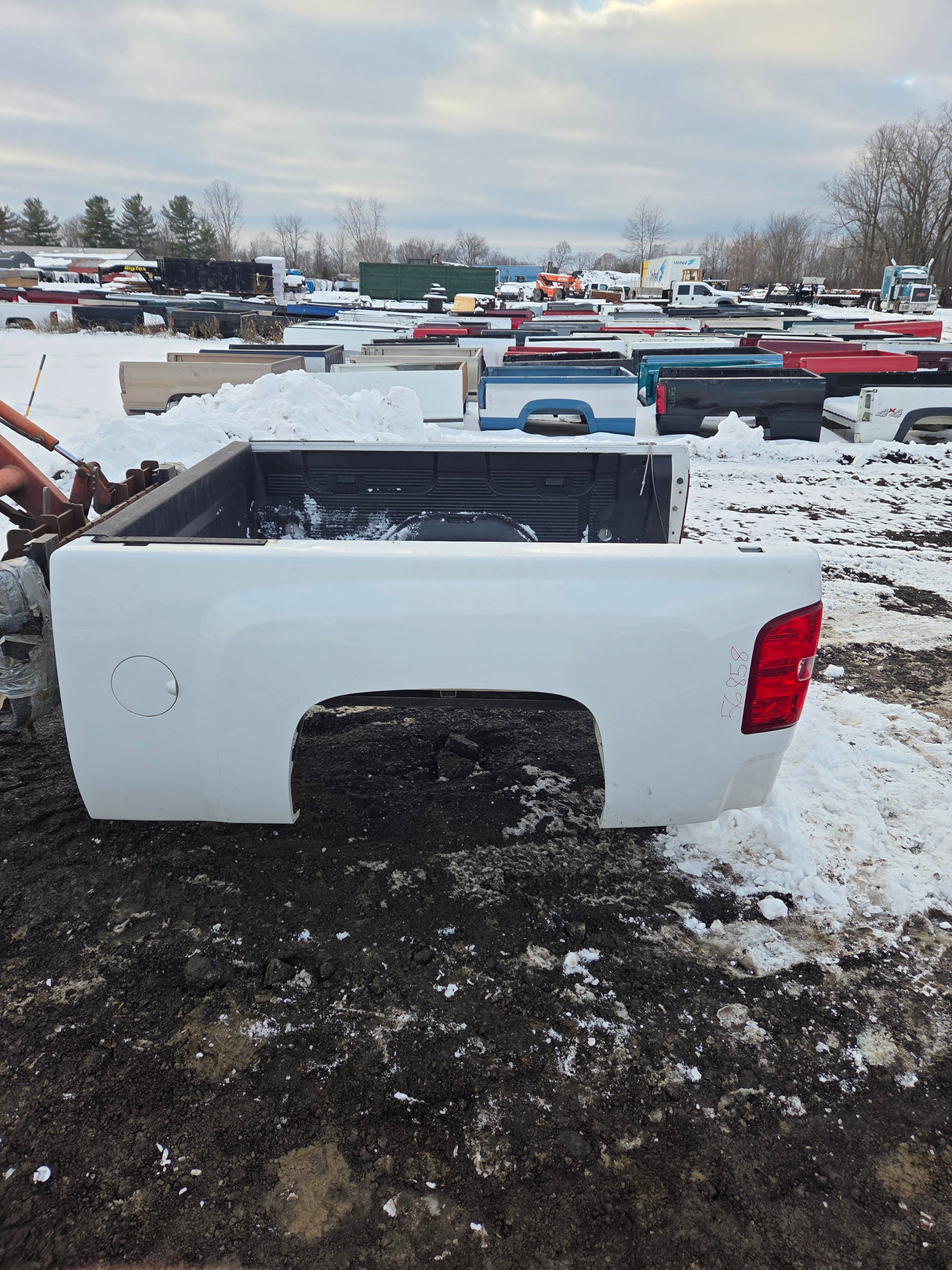 2007-2013 Chevrolet Silverado 1500 2500 3500 HD 6' 6" Short Truck