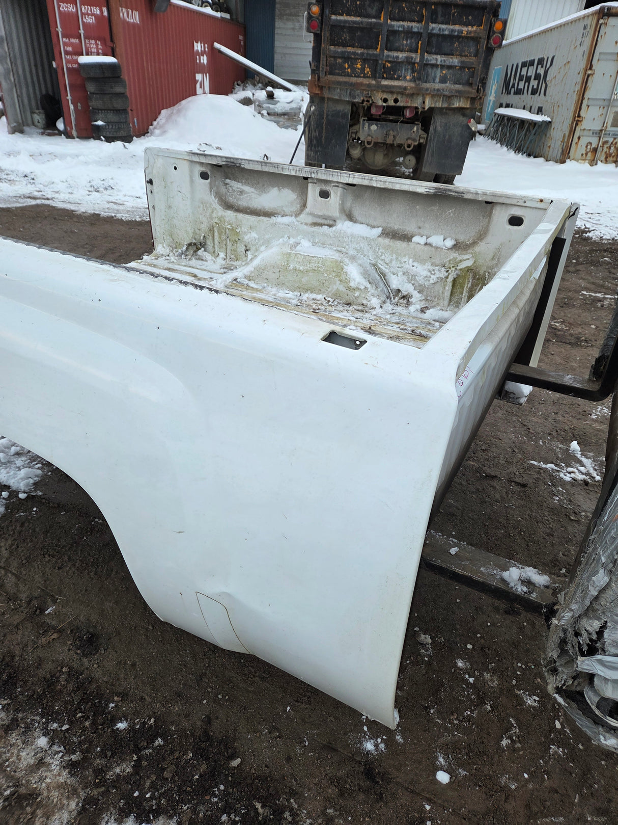 2007-2013 Chevrolet Silverado 1500 2500 3500 HD 6' 6" Short Truck Bed - Summit White