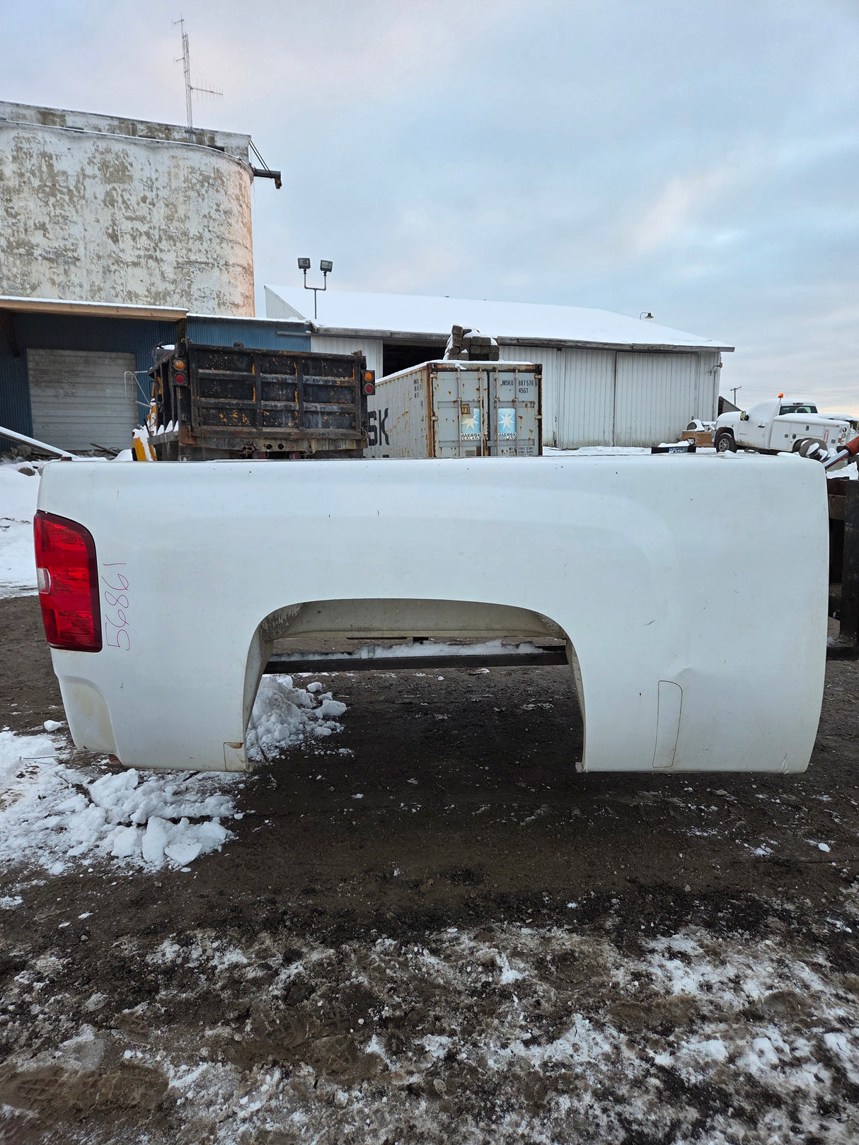 2007-2013 Chevrolet Silverado 1500 2500 3500 HD 6' 6" Short Truck Bed - Summit White