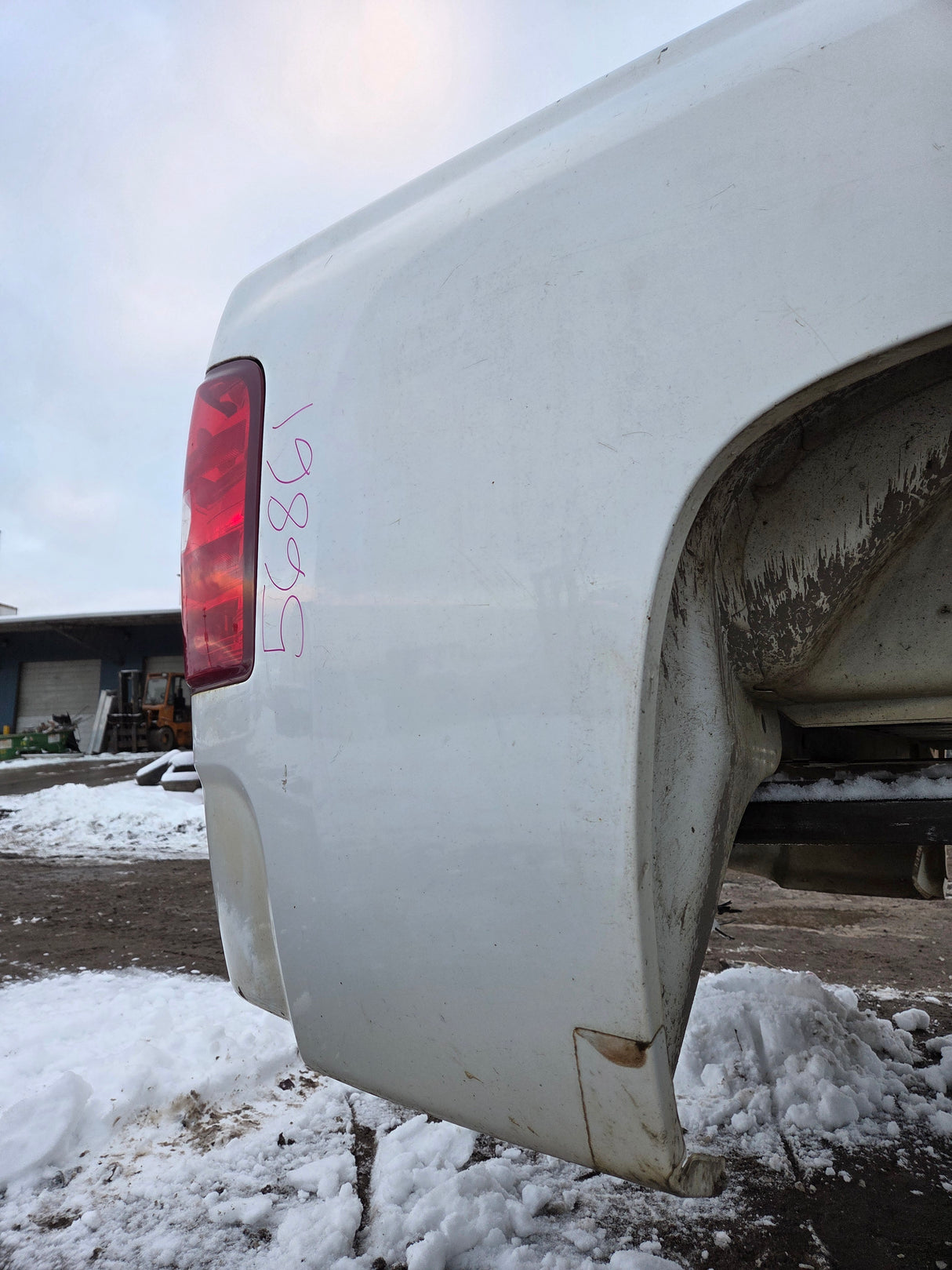 2007-2013 Chevrolet Silverado 1500 2500 3500 HD 6' 6" Short Truck Bed - Summit White