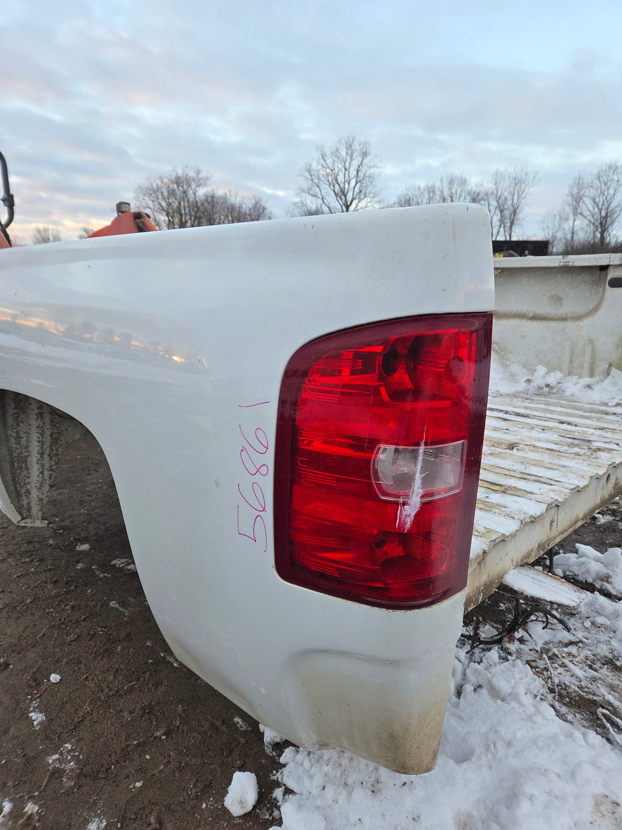 2007-2013 Chevrolet Silverado 1500 2500 3500 HD 6' 6" Short Truck Bed - Summit White