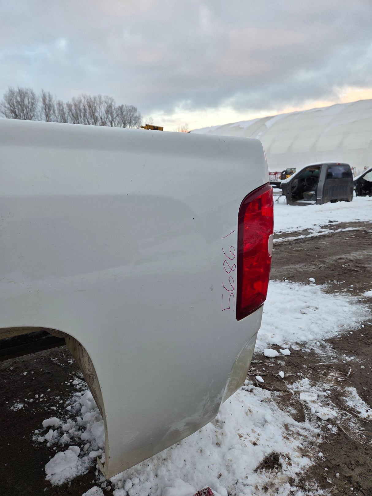 2007-2013 Chevrolet Silverado 1500 2500 3500 HD 6' 6" Short Truck Bed - Summit White