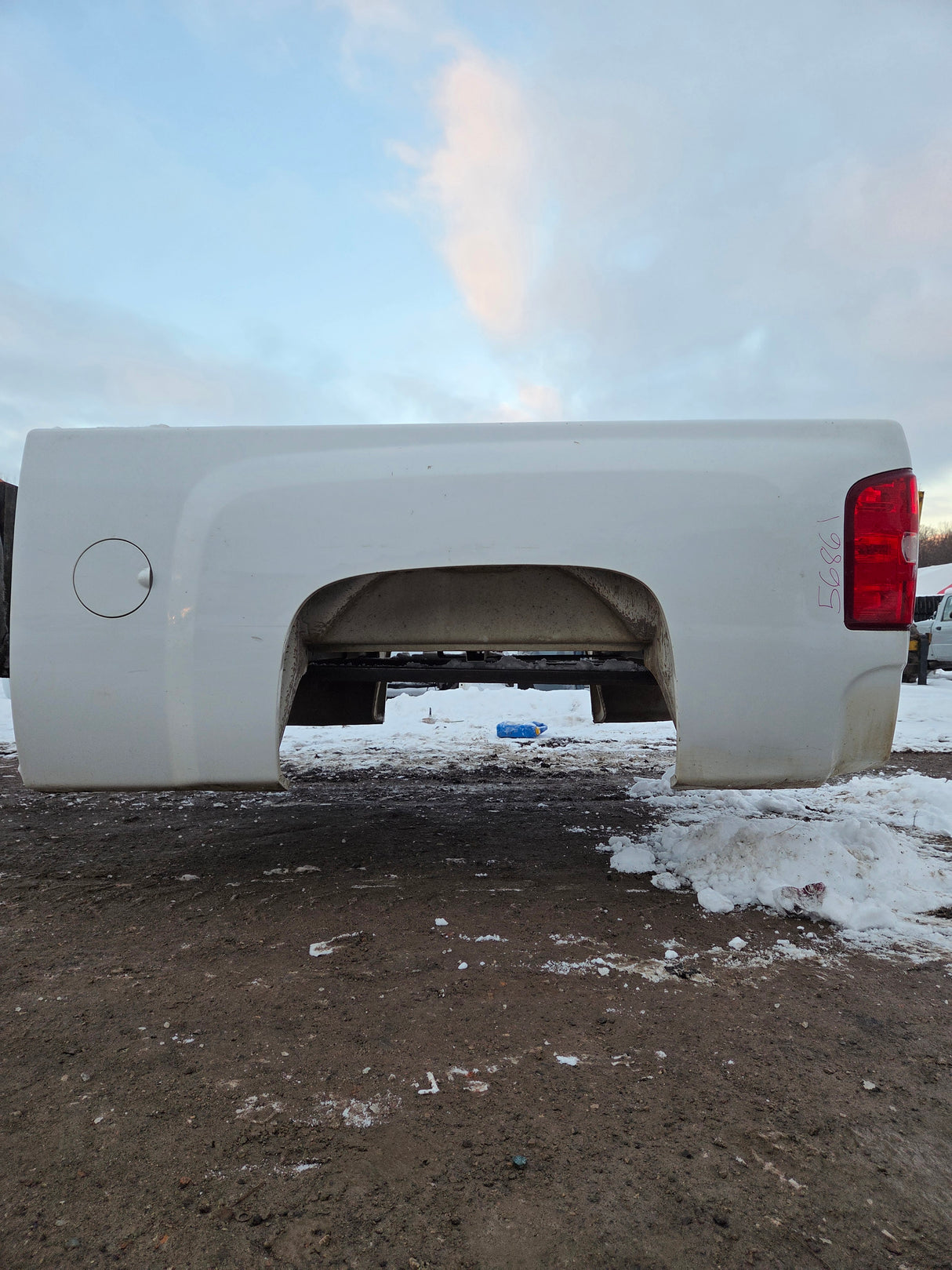 2007-2013 Chevrolet Silverado 1500 2500 3500 HD 6' 6" Short Truck Bed - Summit White