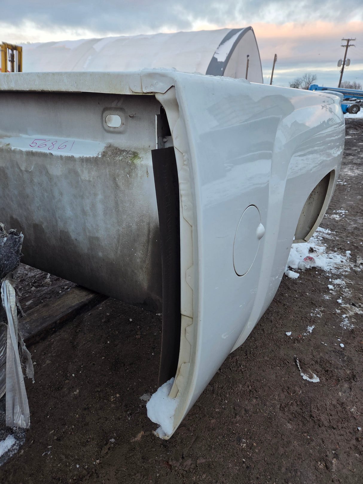 2007-2013 Chevrolet Silverado 1500 2500 3500 HD 6' 6" Short Truck Bed - Summit White