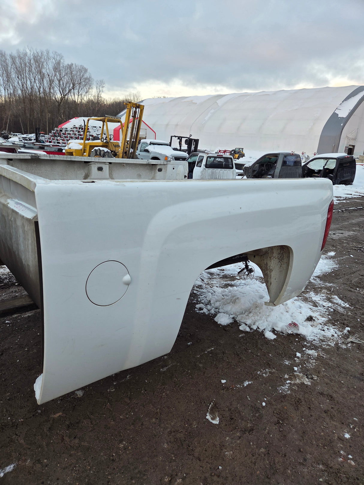 2007-2013 Chevrolet Silverado 1500 2500 3500 HD 6' 6" Short Truck Bed - Summit White