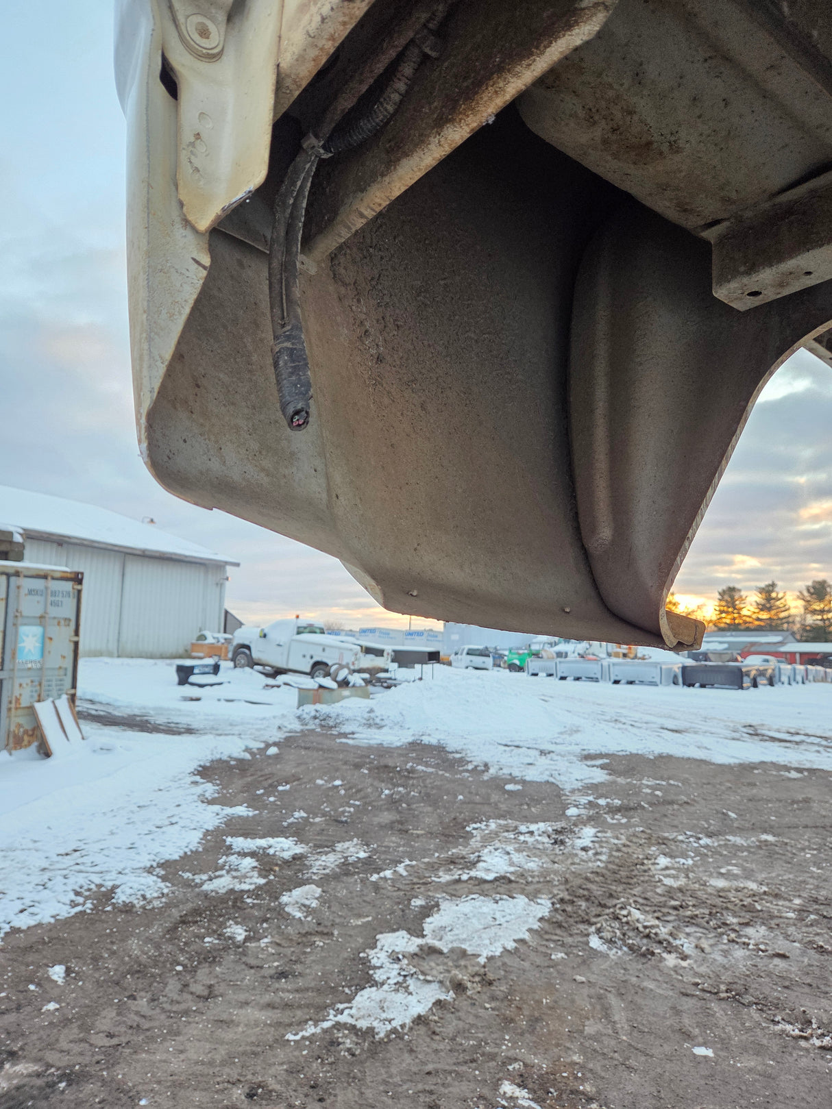 2007-2013 Chevrolet Silverado 1500 2500 3500 HD 6' 6" Short Truck Bed - Summit White