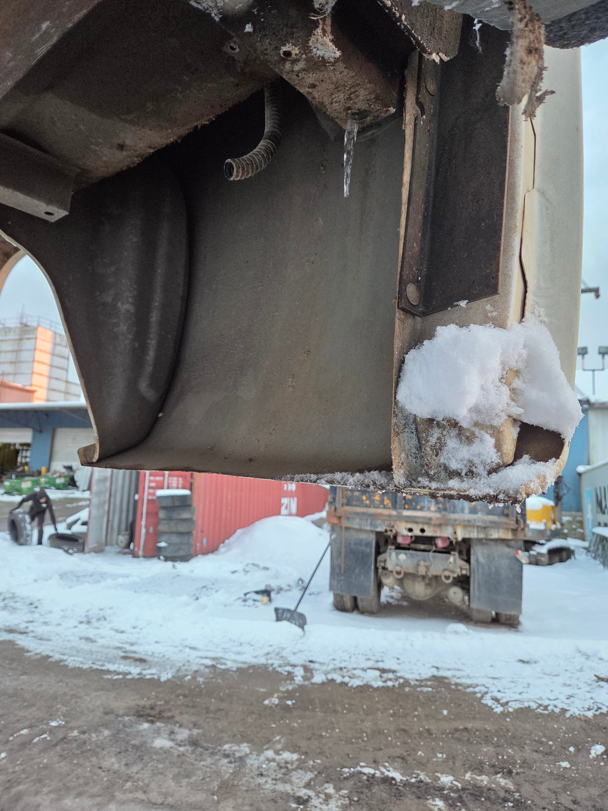 2007-2013 Chevrolet Silverado 1500 2500 3500 HD 6' 6" Short Truck Bed - Summit White