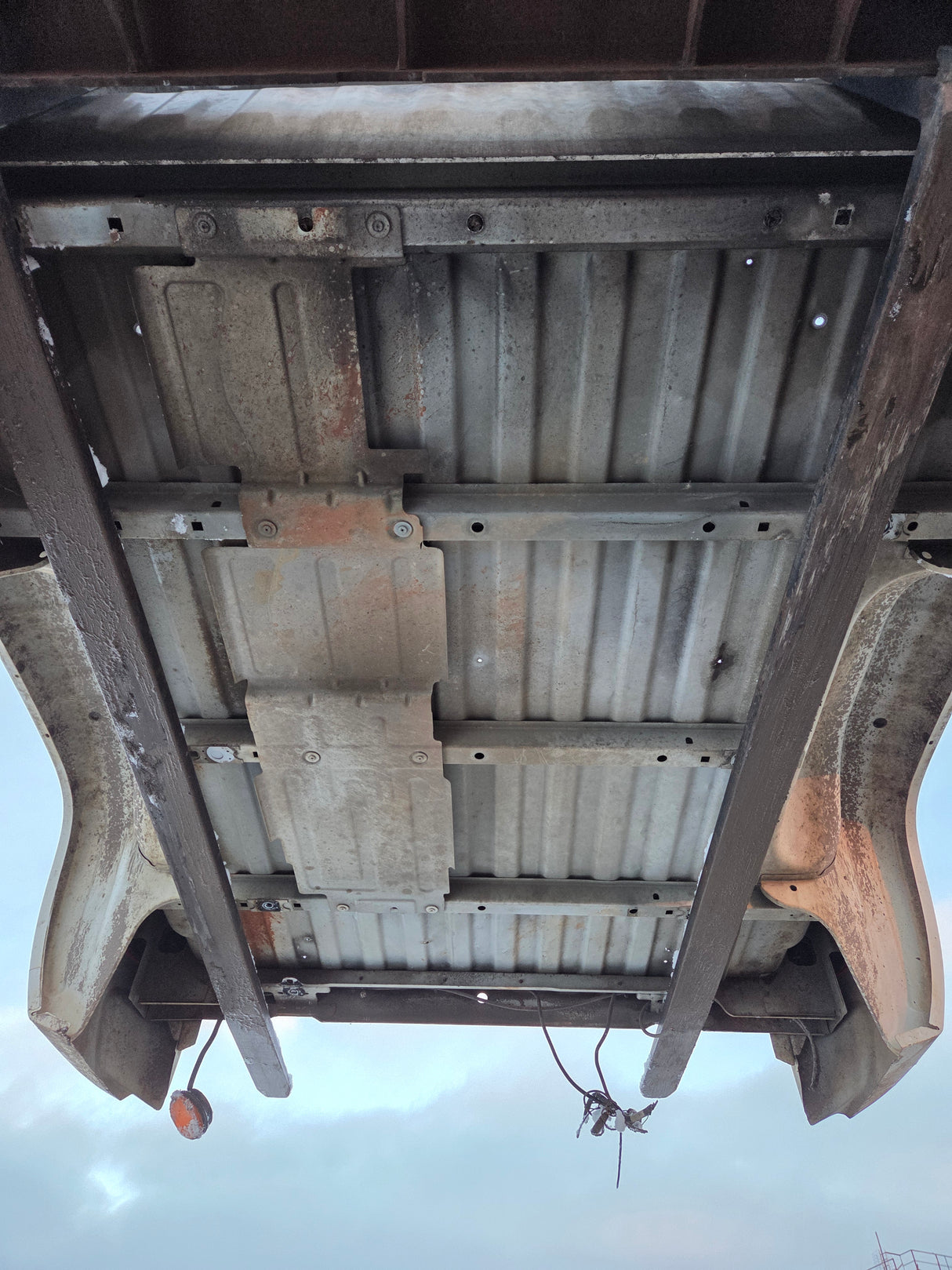 2007-2013 Chevrolet Silverado 1500 2500 3500 HD 6' 6" Short Truck Bed - Summit White