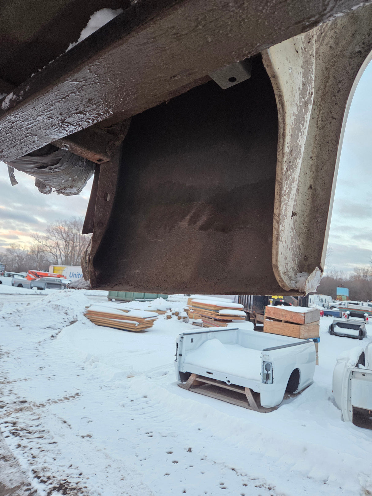 2007-2013 Chevrolet Silverado 1500 2500 3500 HD 6' 6" Short Truck Bed - Summit White